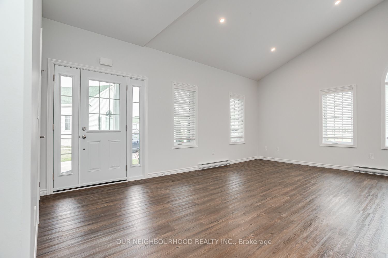 300 Croft Street W, #1502