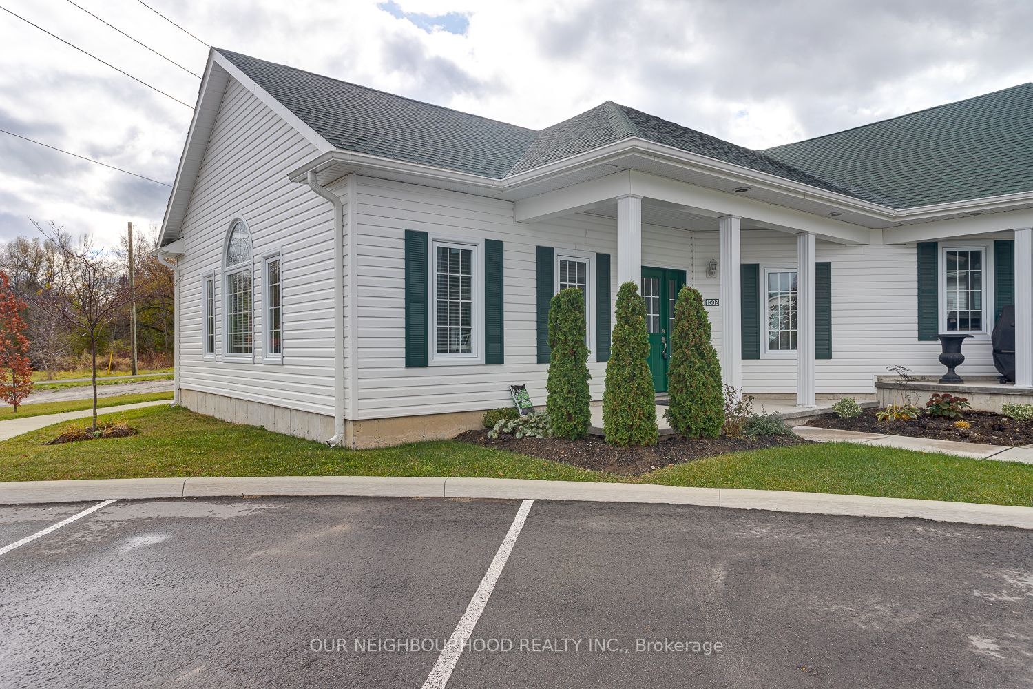300 Croft Street W, #1502