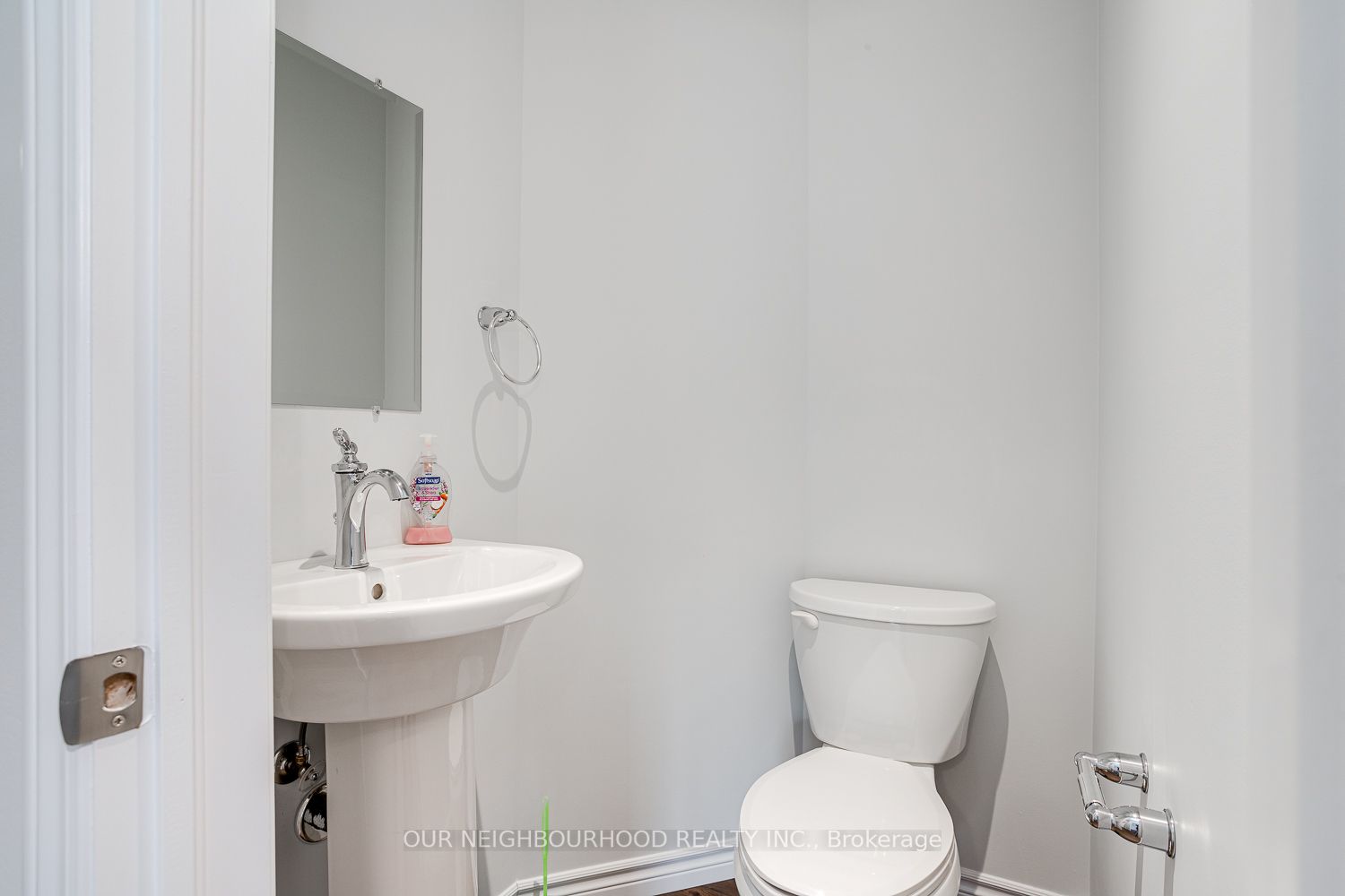 300 Croft Street W, #1502