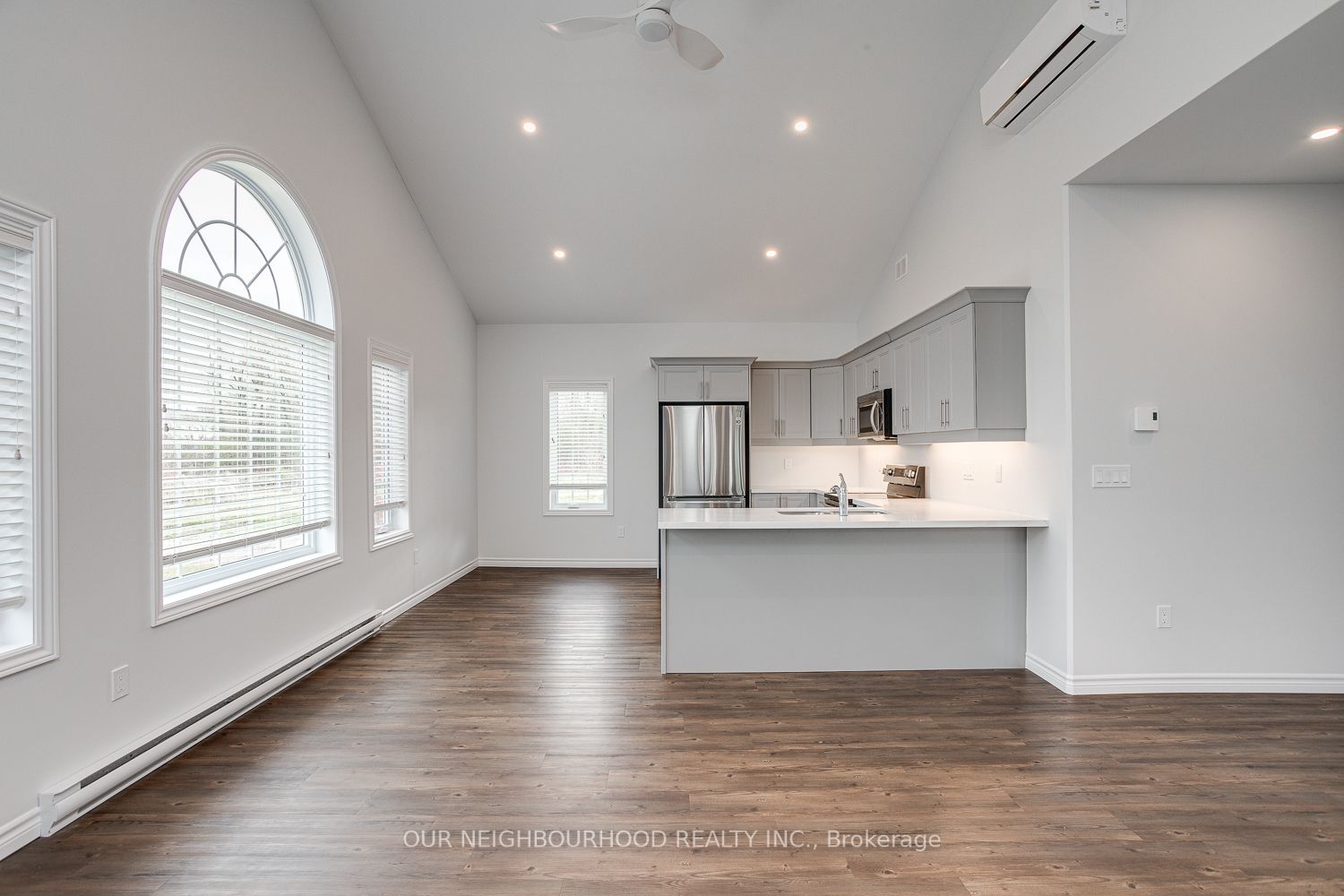 300 Croft Street W, #1502