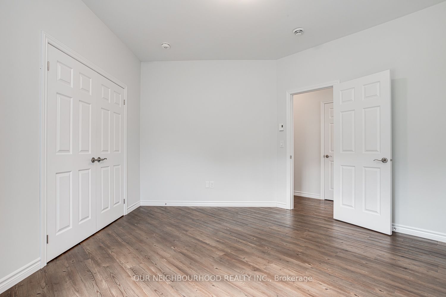 300 Croft Street W, #1502