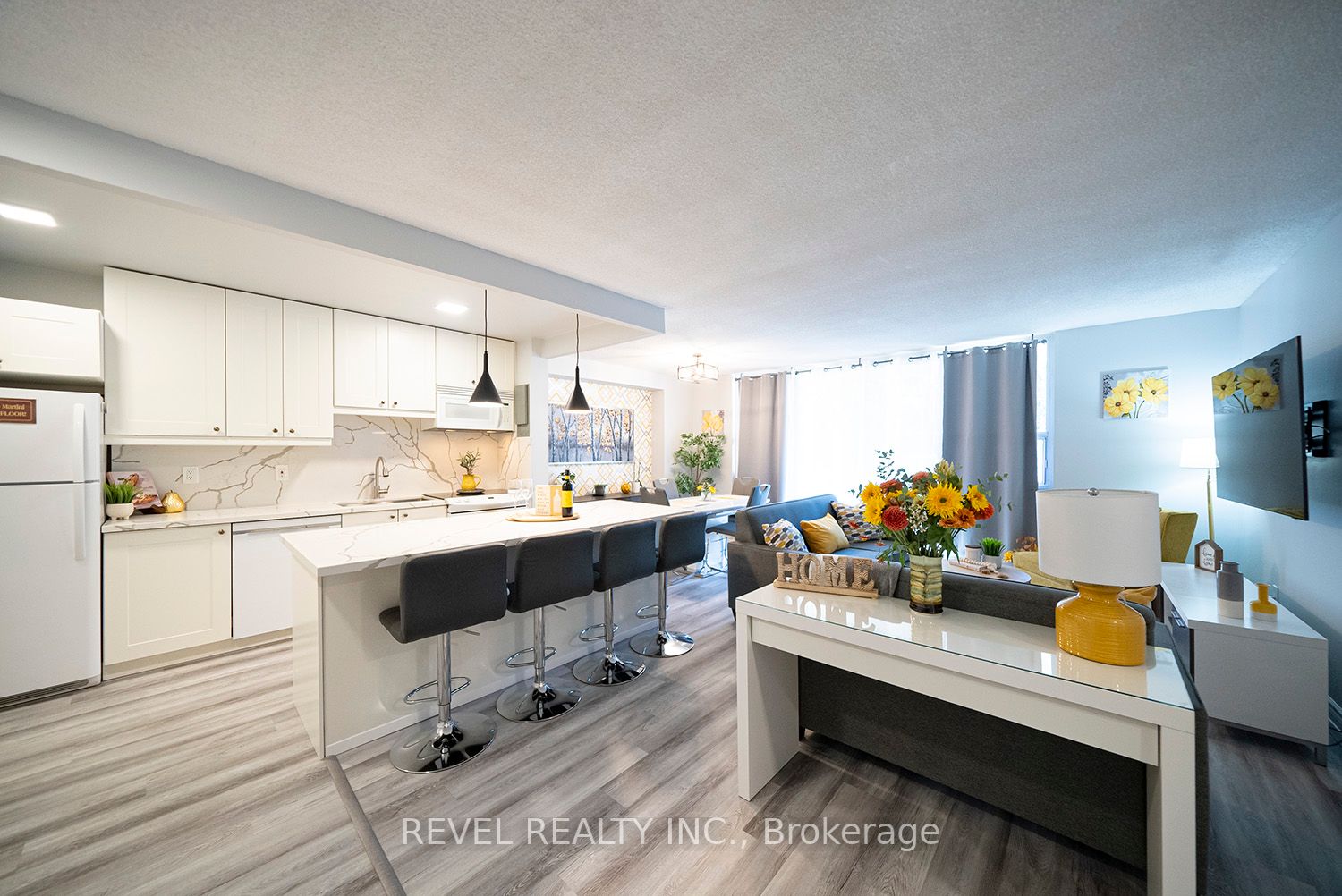1968 Main St W, #305
