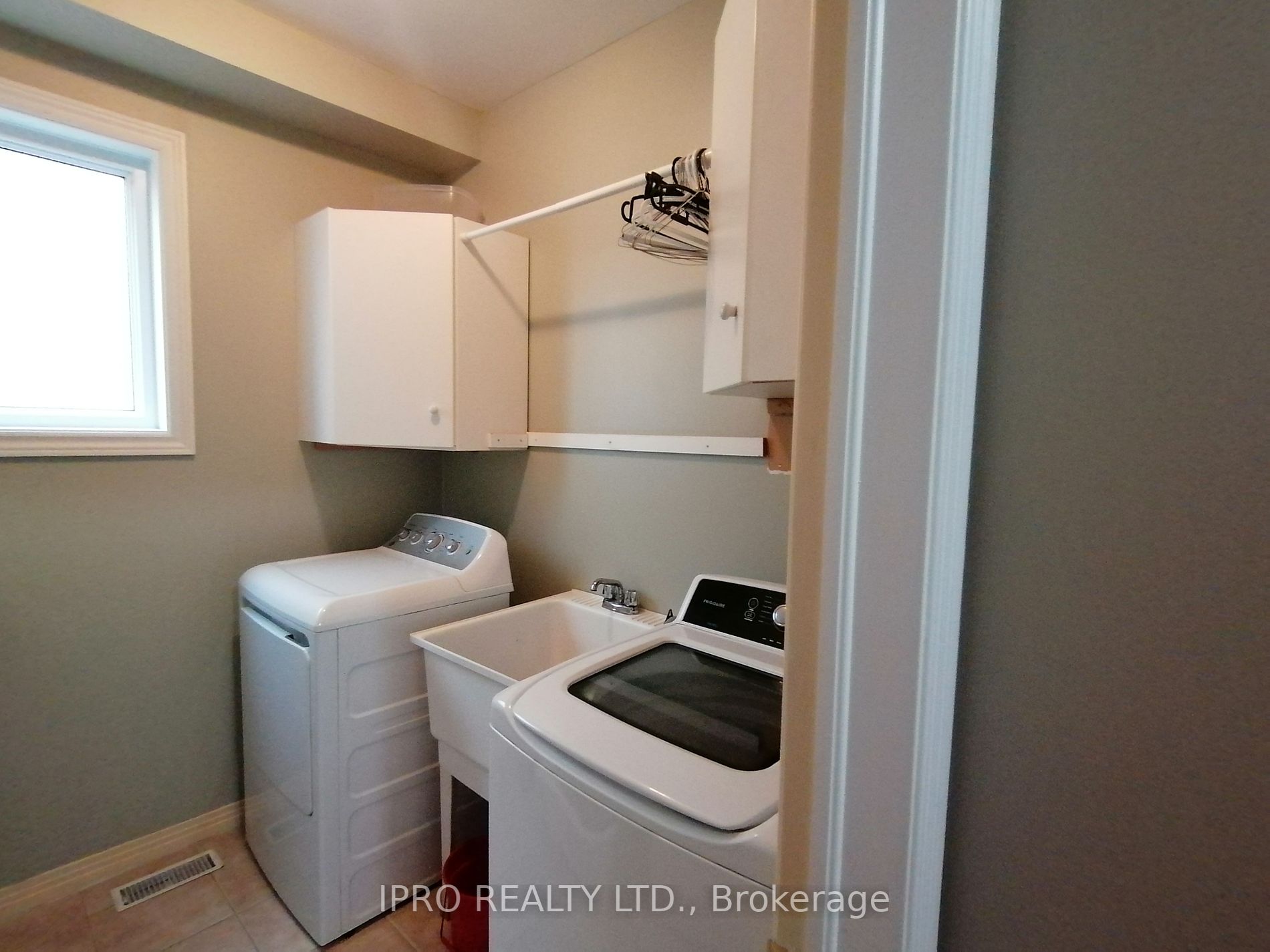 162 Boulding Ave