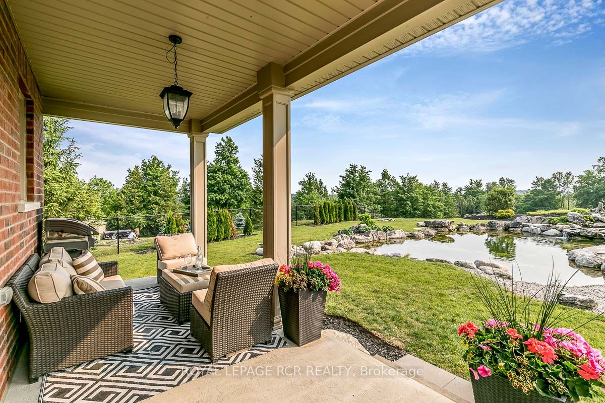 17 Nature's Landing Dr