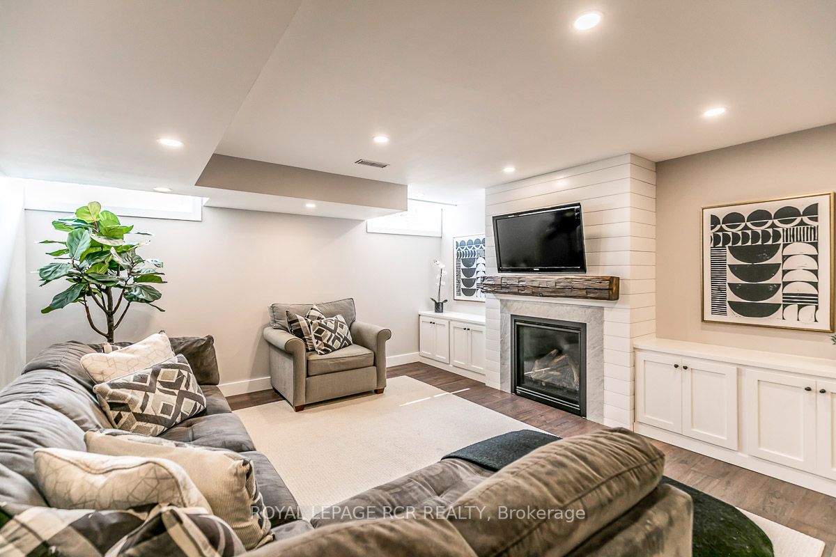 17 Nature's Landing Dr