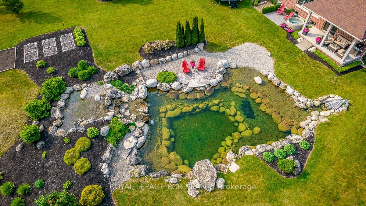 17 Nature's Landing Dr