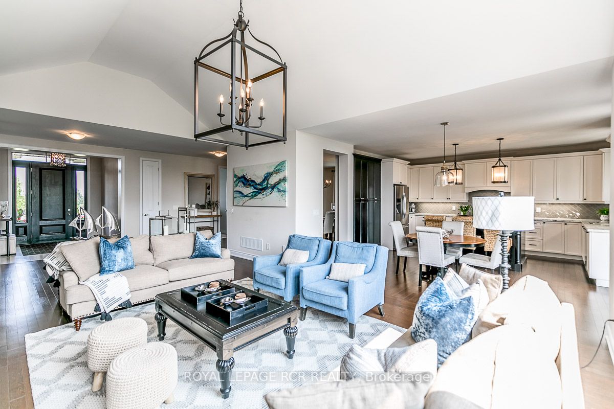 17 Nature's Landing Dr