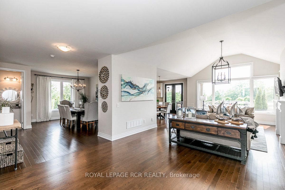 17 Nature's Landing Dr