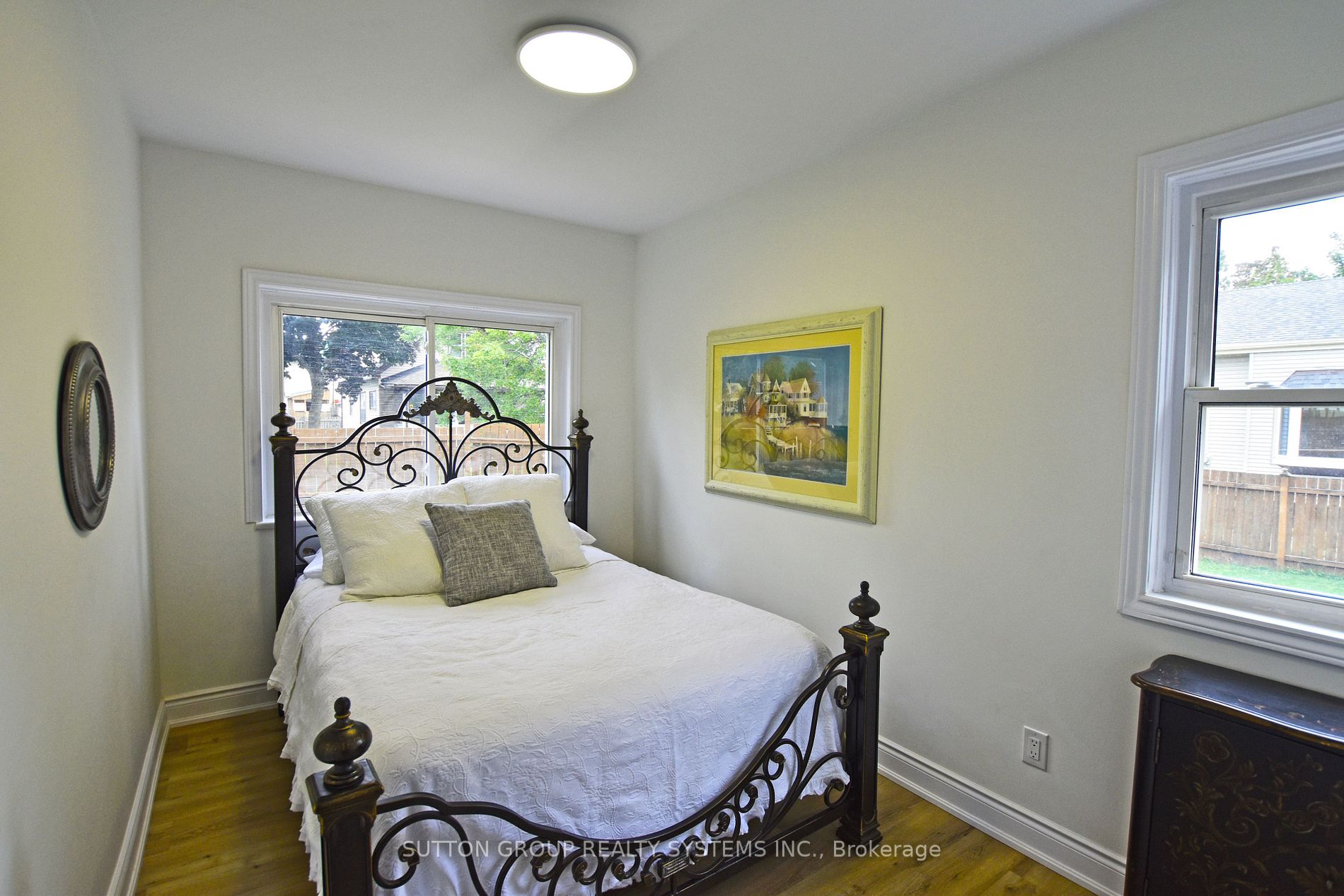 4743 Ryerson Cres