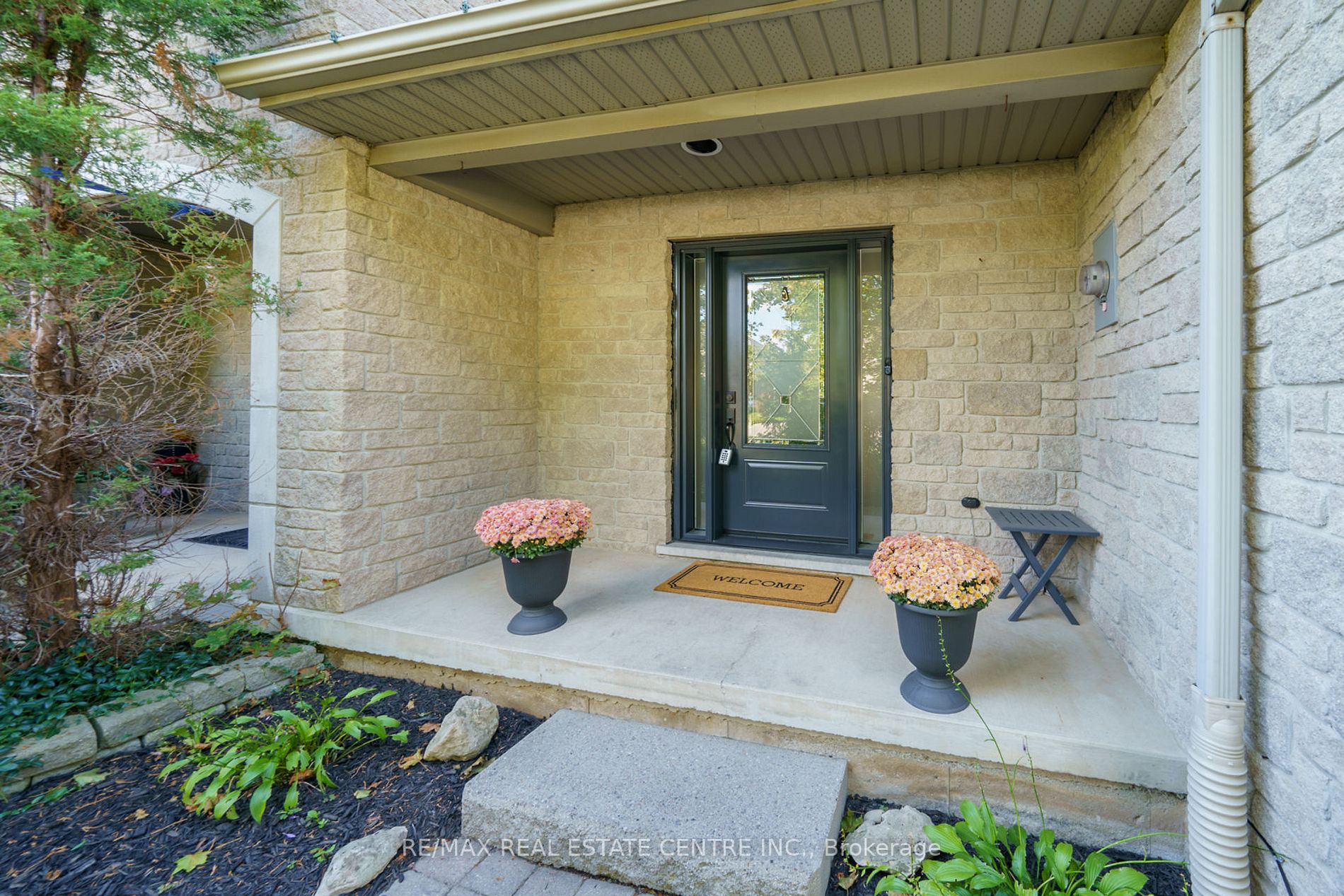 14 Sunters Crt