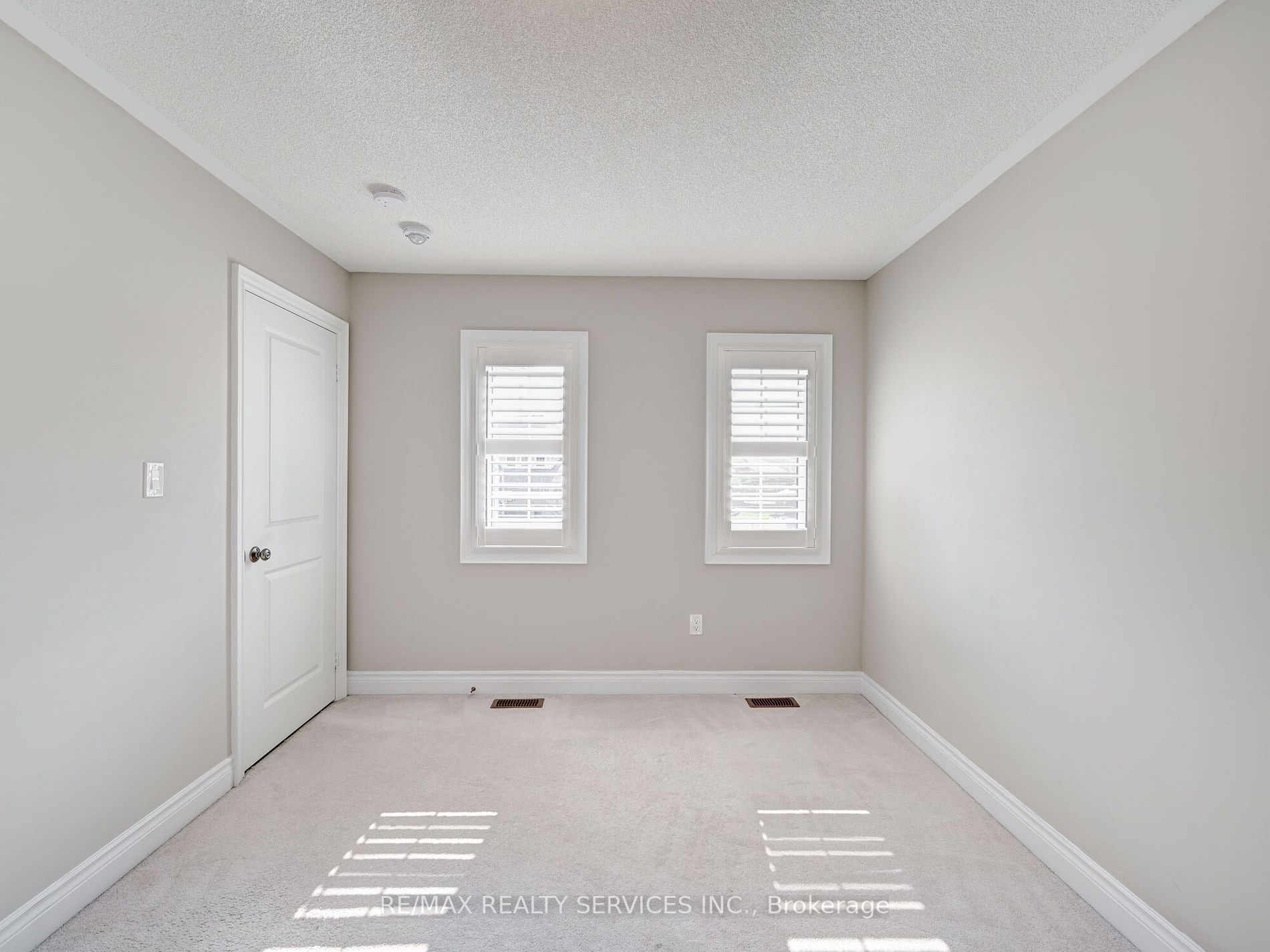 18 Skelton St