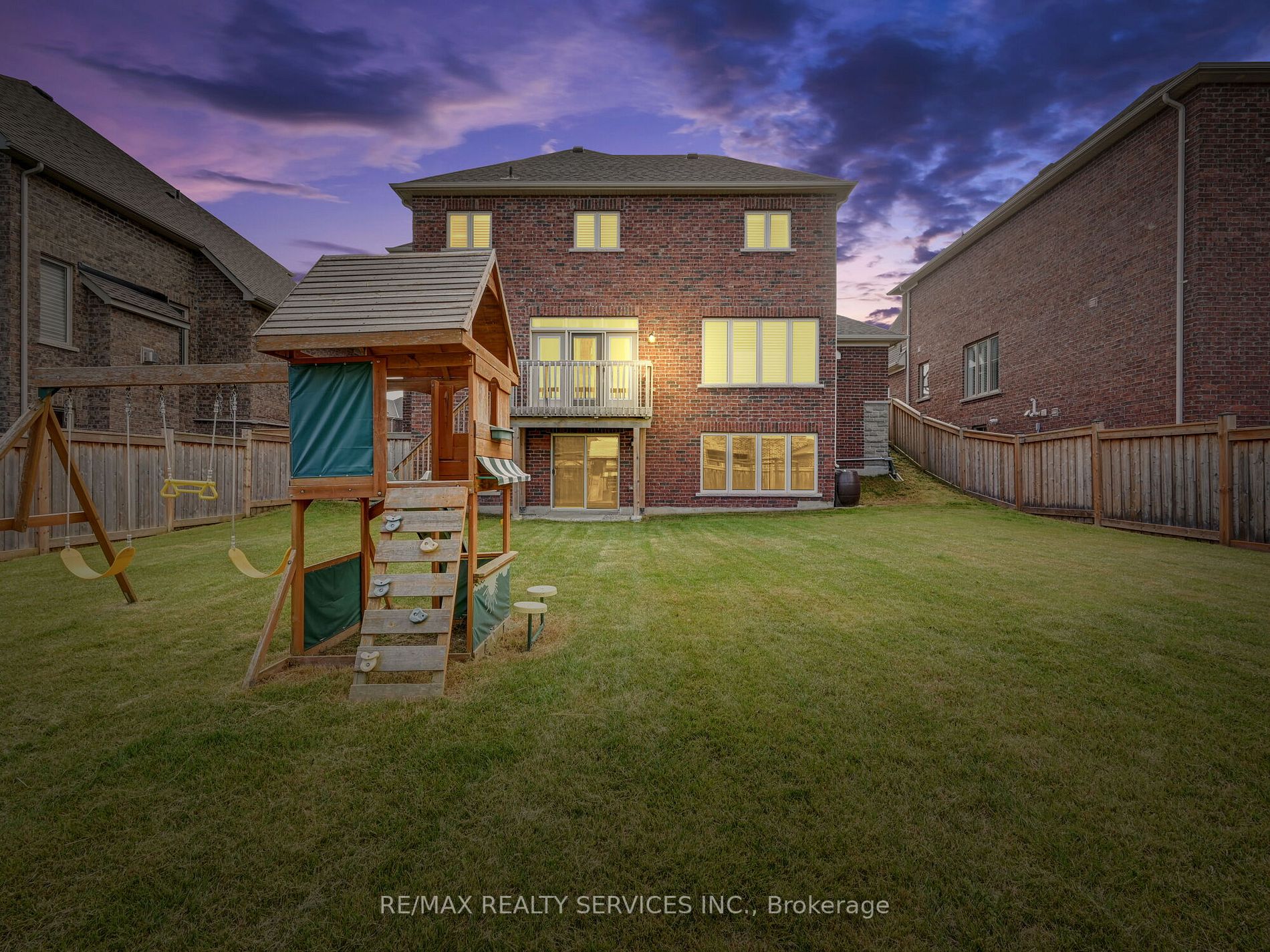 18 Skelton St