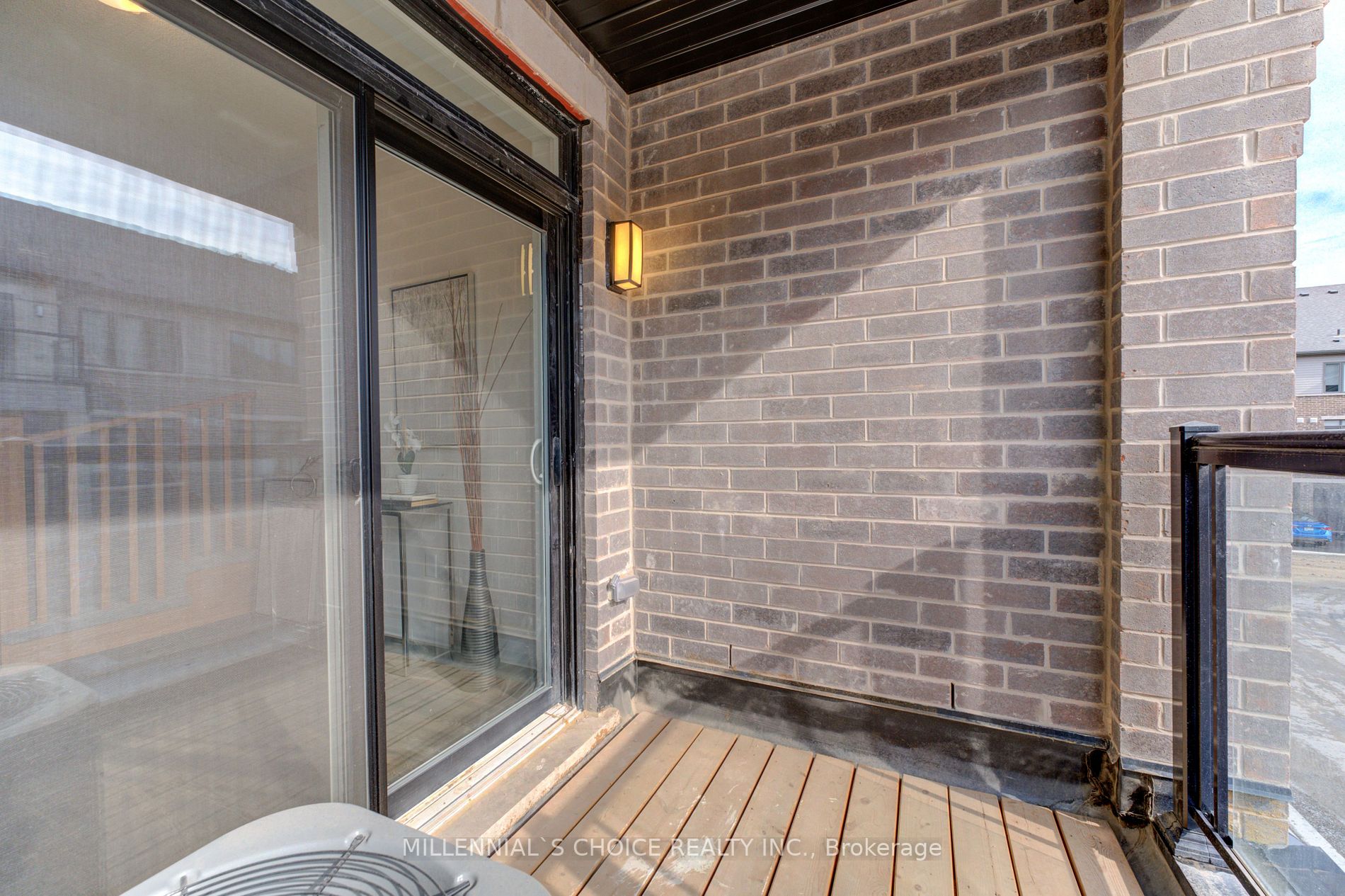 585 Colborne St E, #1004