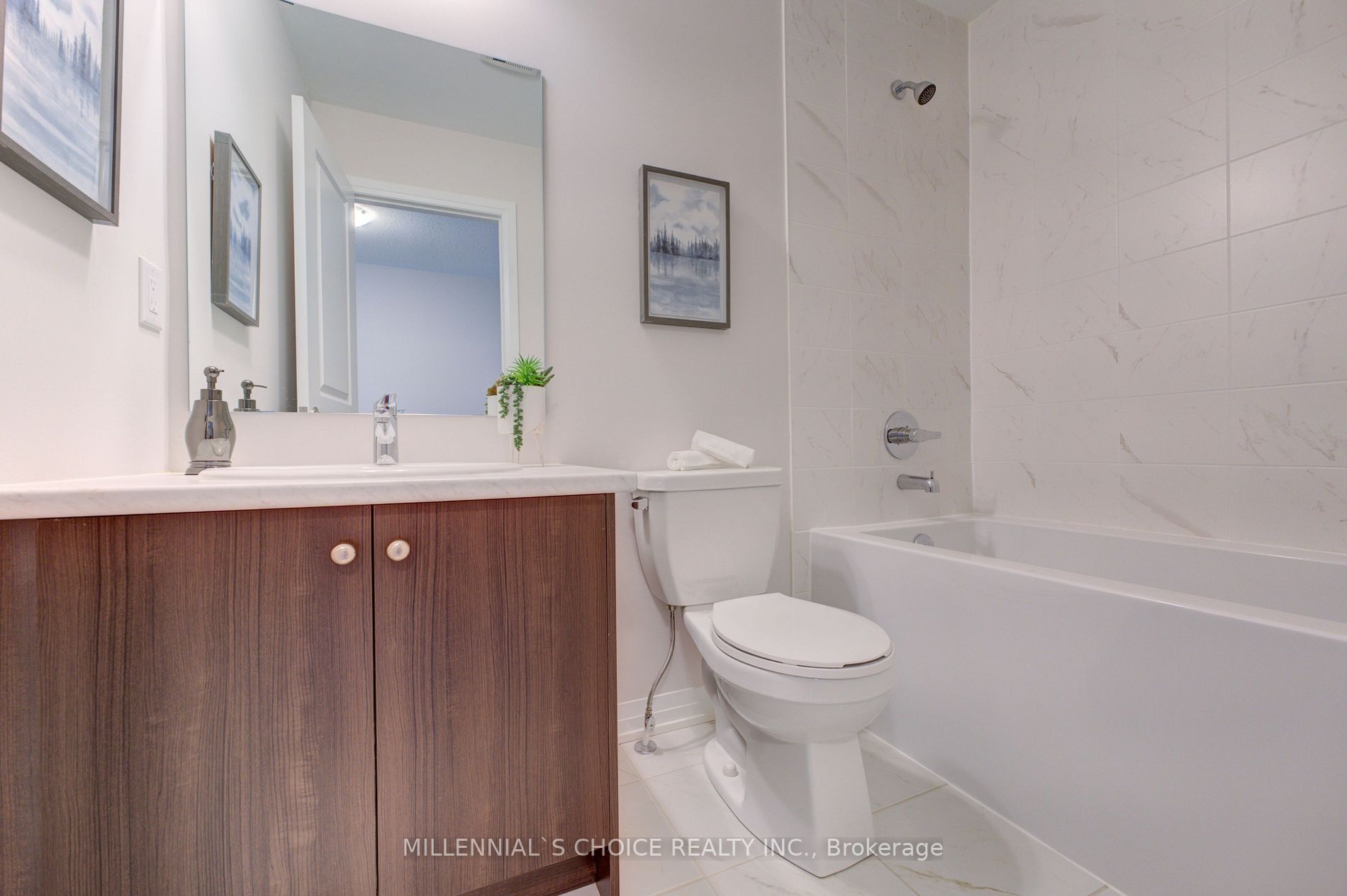 585 Colborne St E, #1004