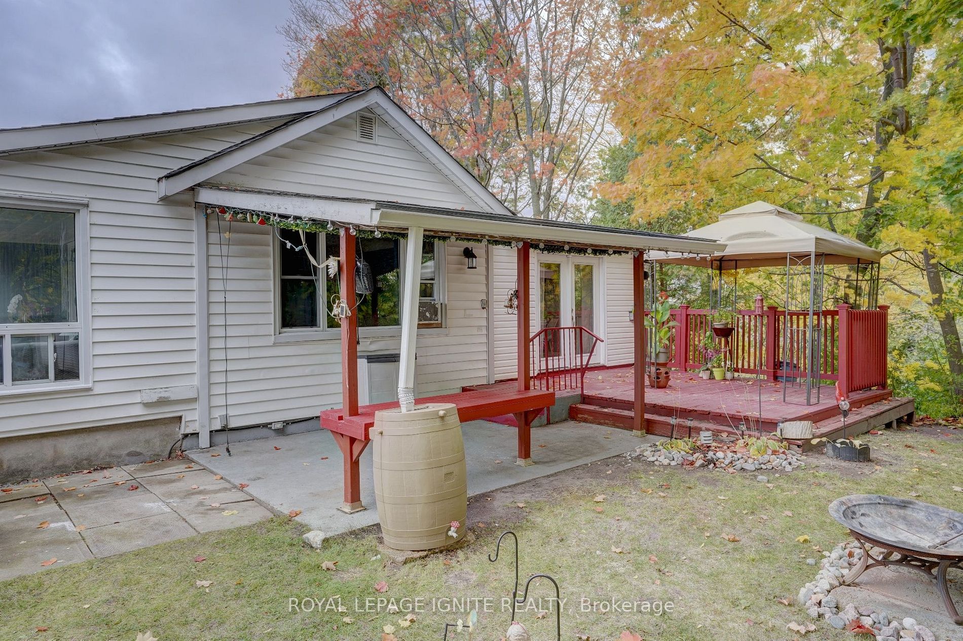 65 Victoria St N