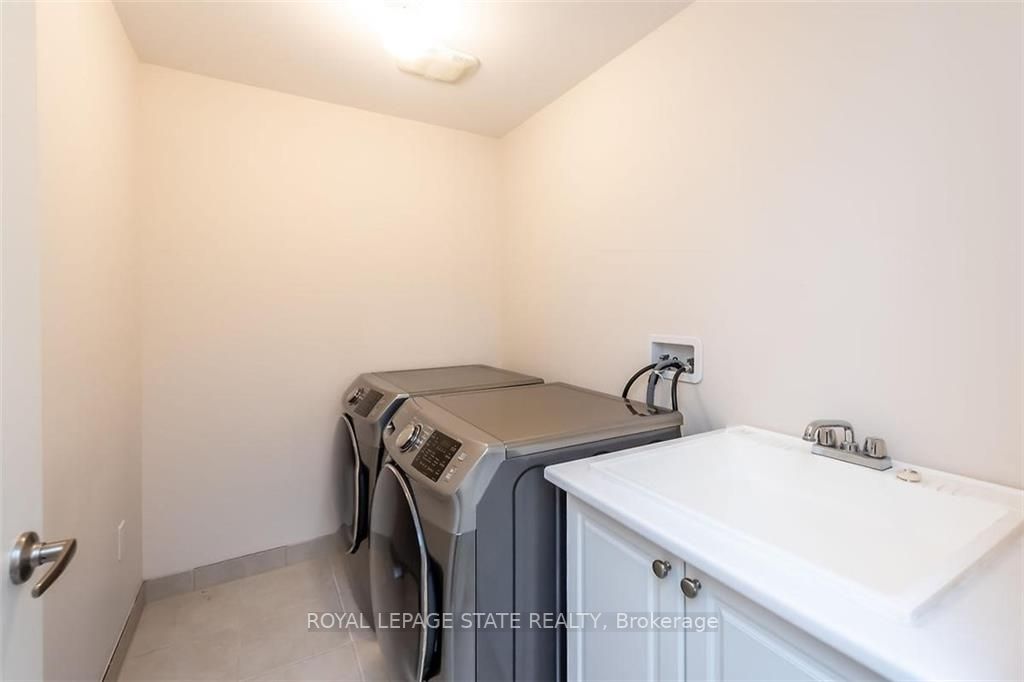 30 Robertson Rd