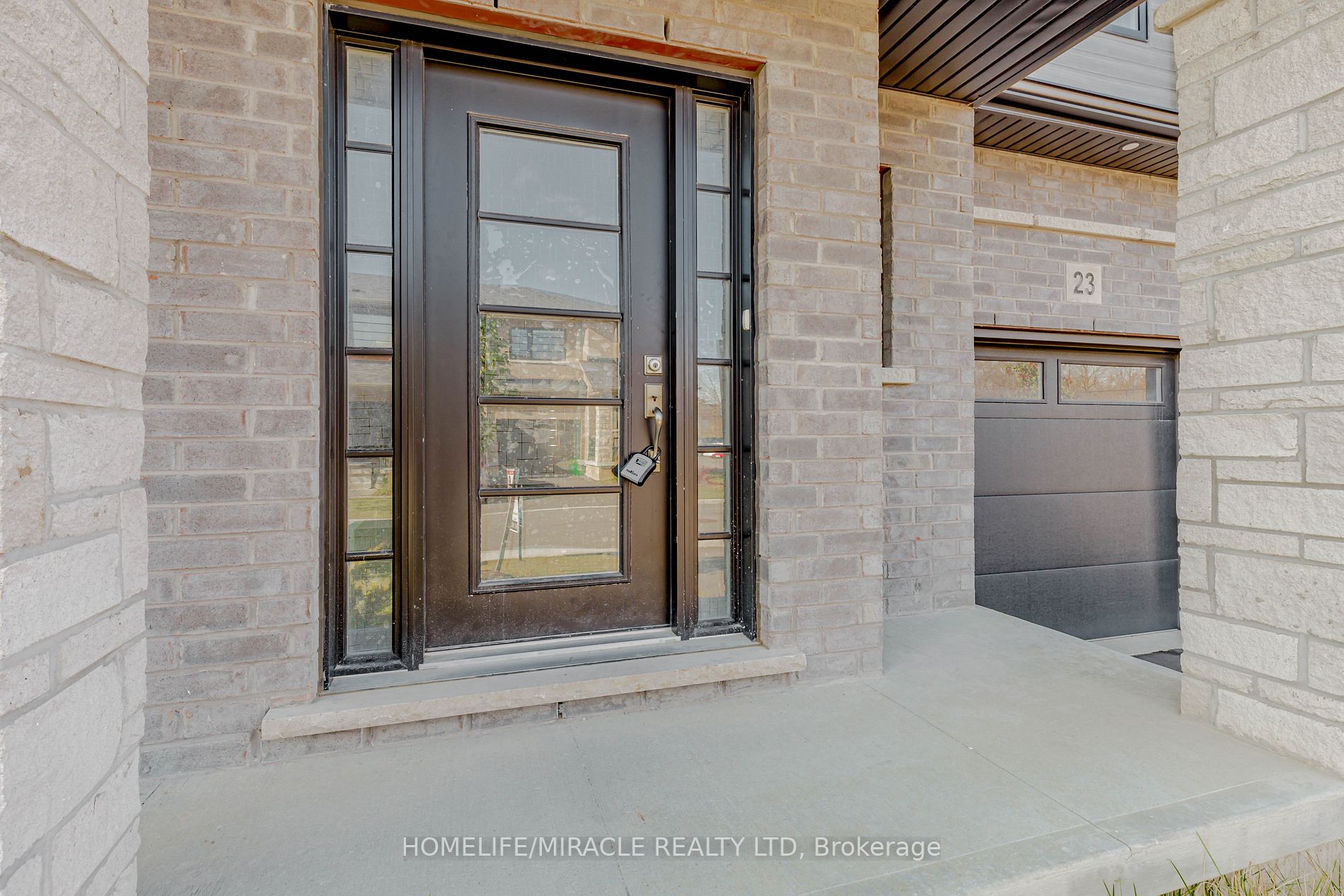 520 Grey St, #23