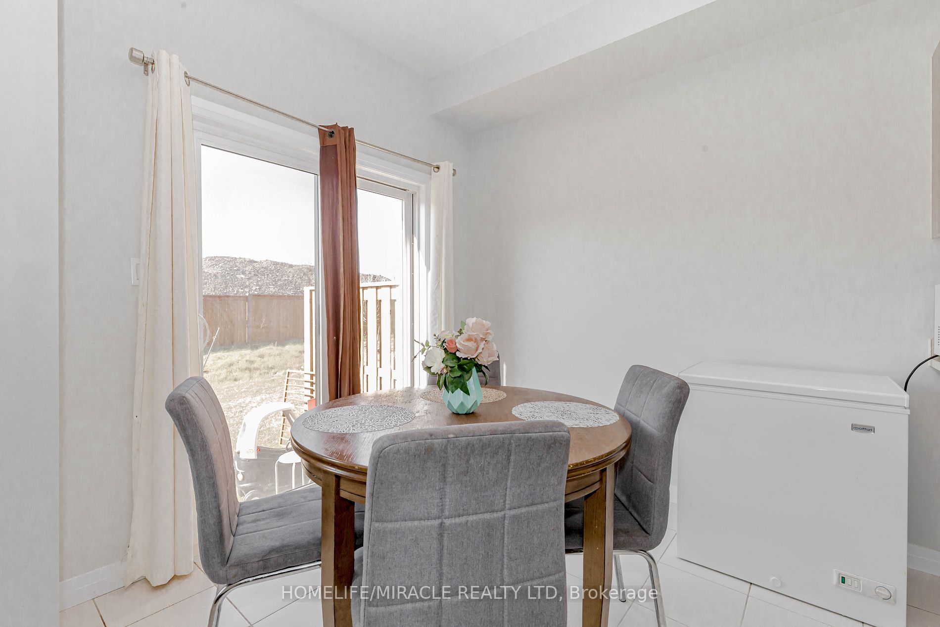 520 Grey St, #23