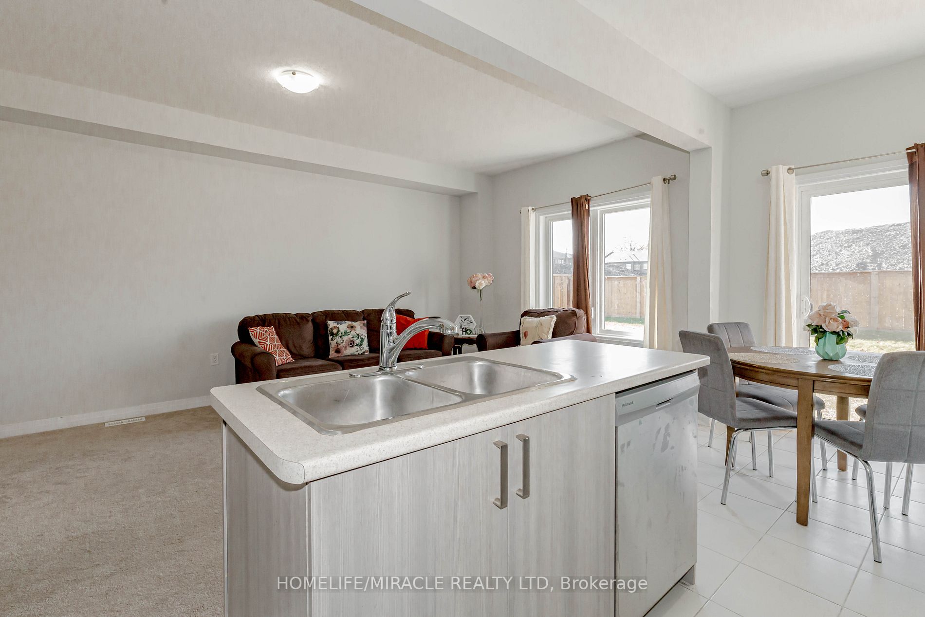 520 Grey St, #23