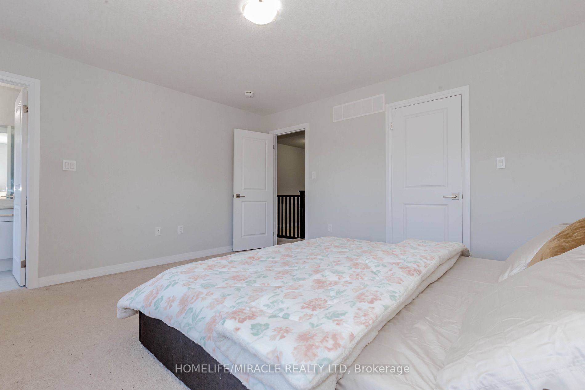 520 Grey St, #23