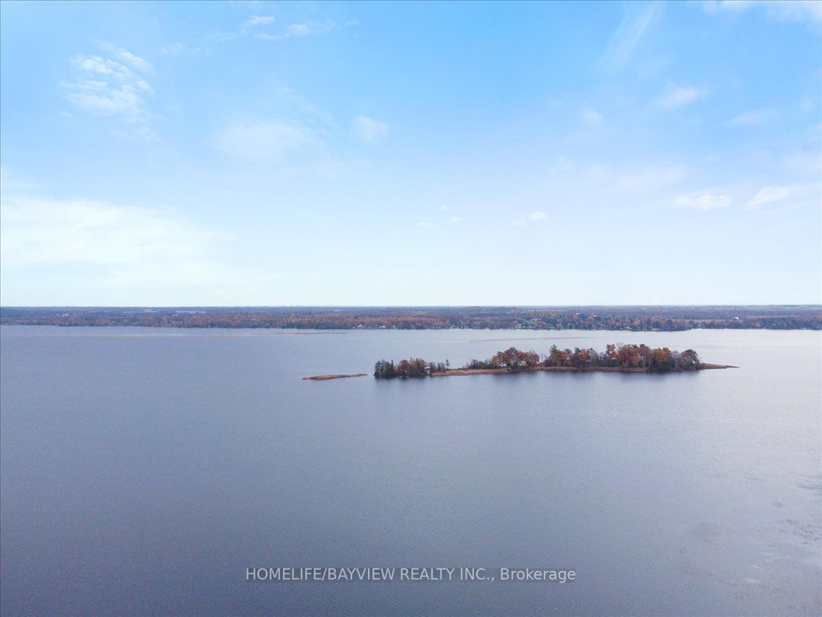 206 Lakeshore Dr E