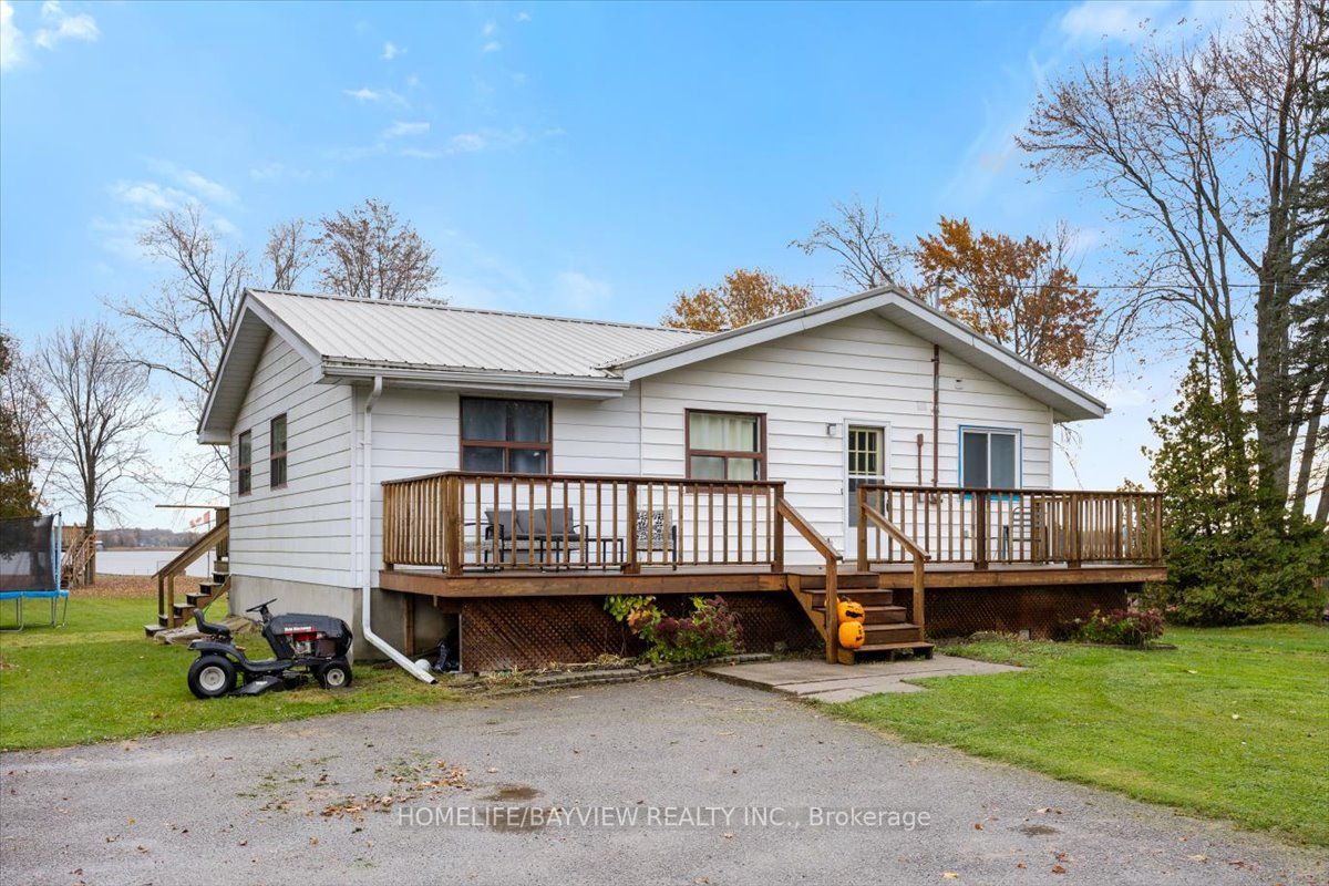 206 Lakeshore Dr E