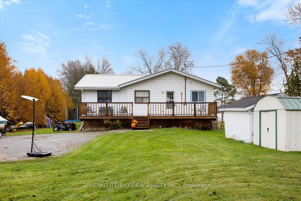 206 Lakeshore Dr E