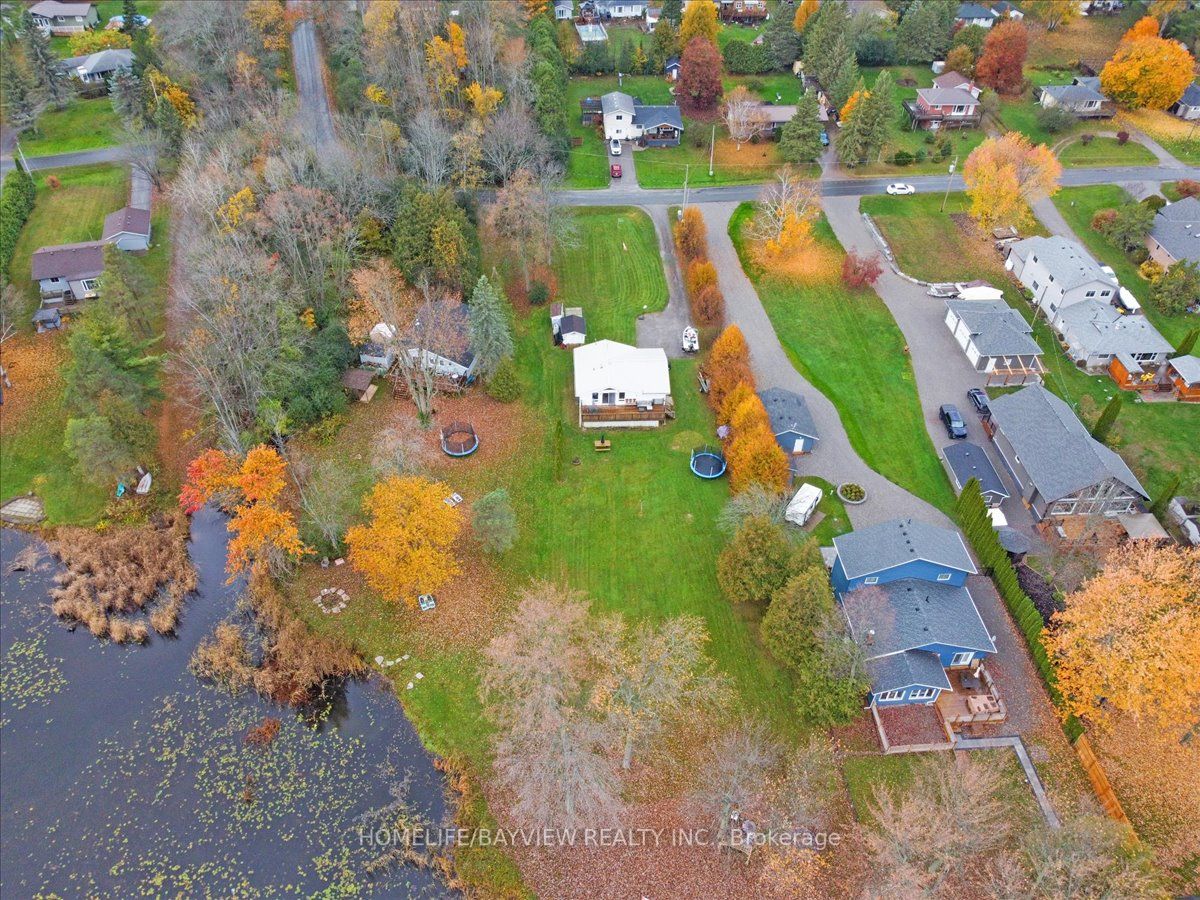 206 Lakeshore Dr E