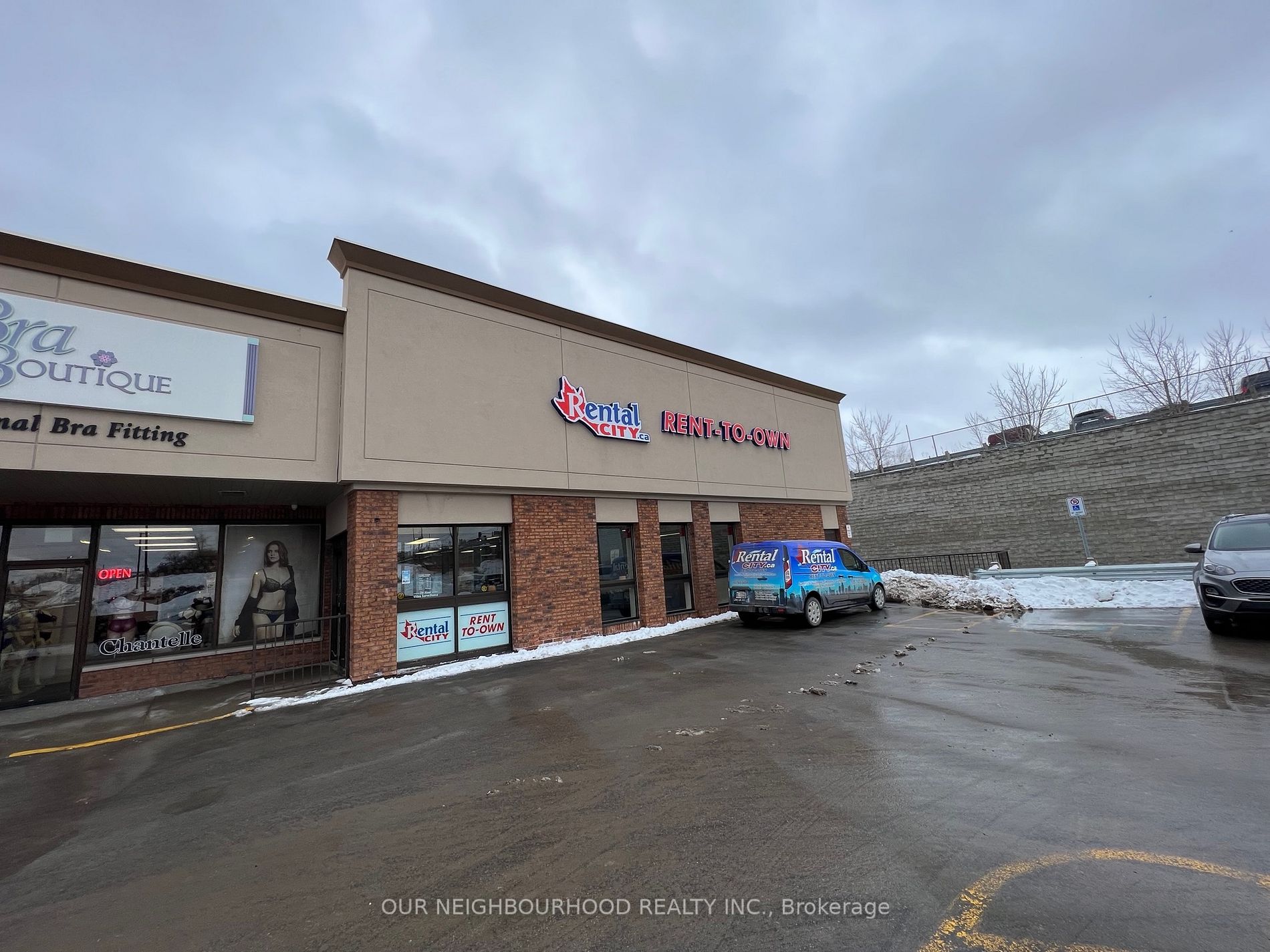 1135 Lansdowne St W, #25