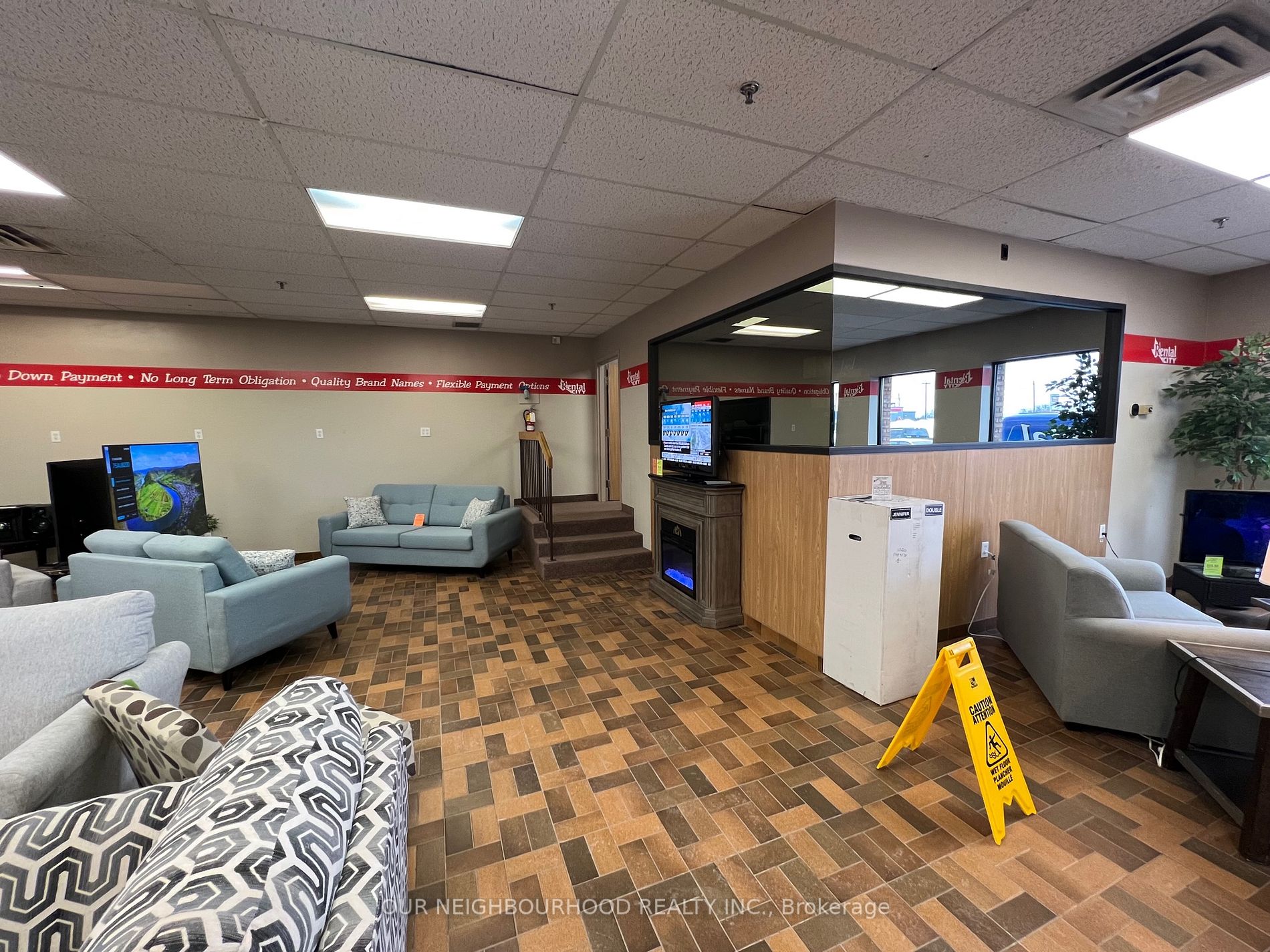 1135 Lansdowne St W, #25