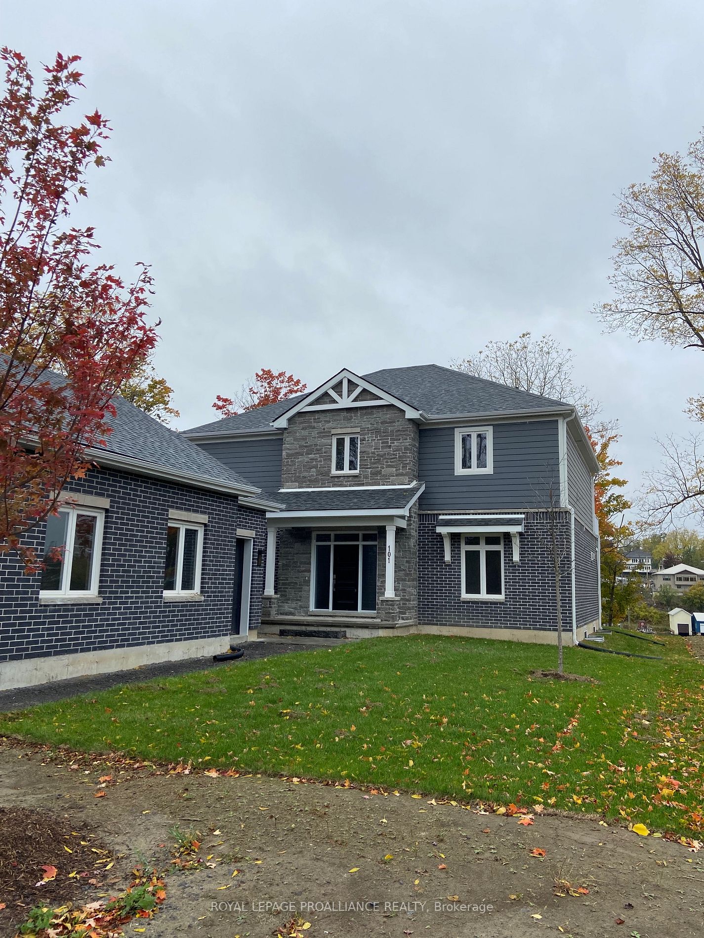 101 Villeneuve Drive