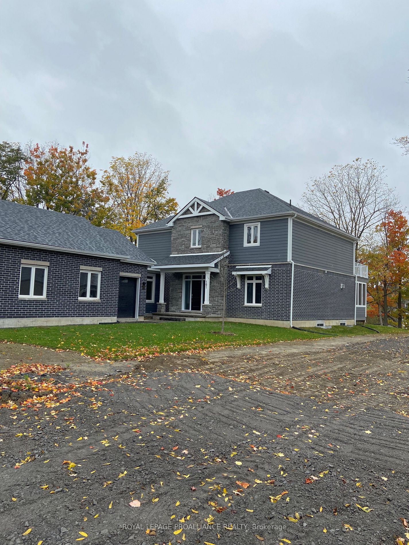 101 Villeneuve Drive