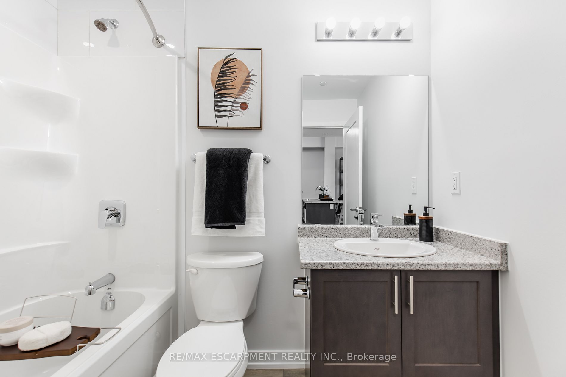 197 Hespeler Rd, #806