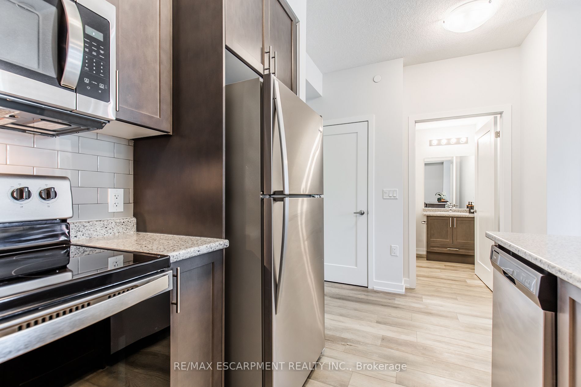 197 Hespeler Rd, #806