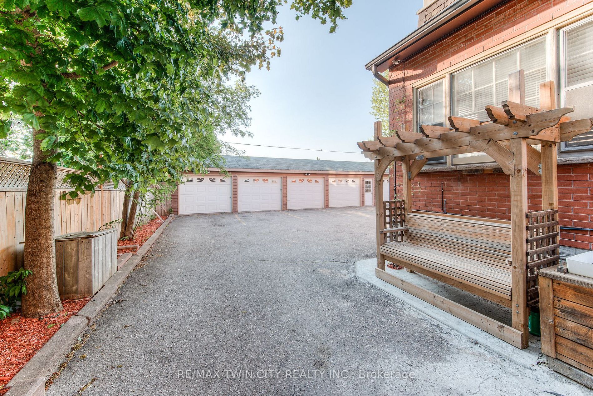 98 College St