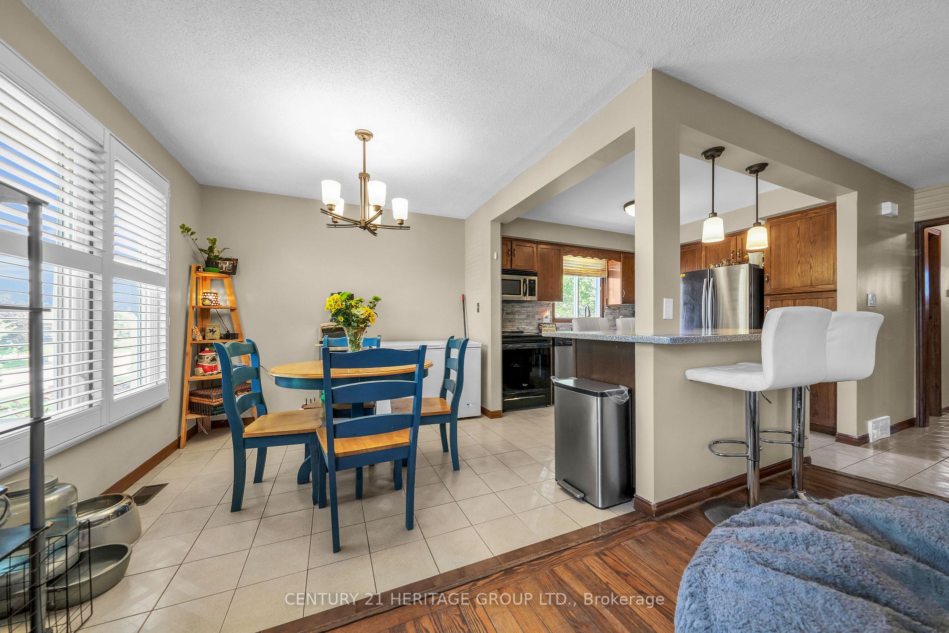 3929 Vineyard Crescent