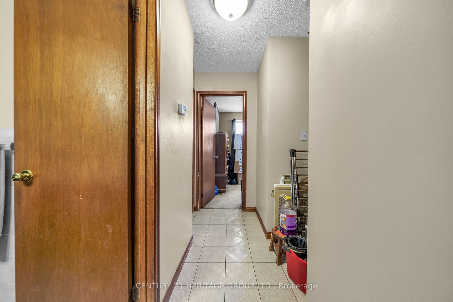 3929 Vineyard Crescent