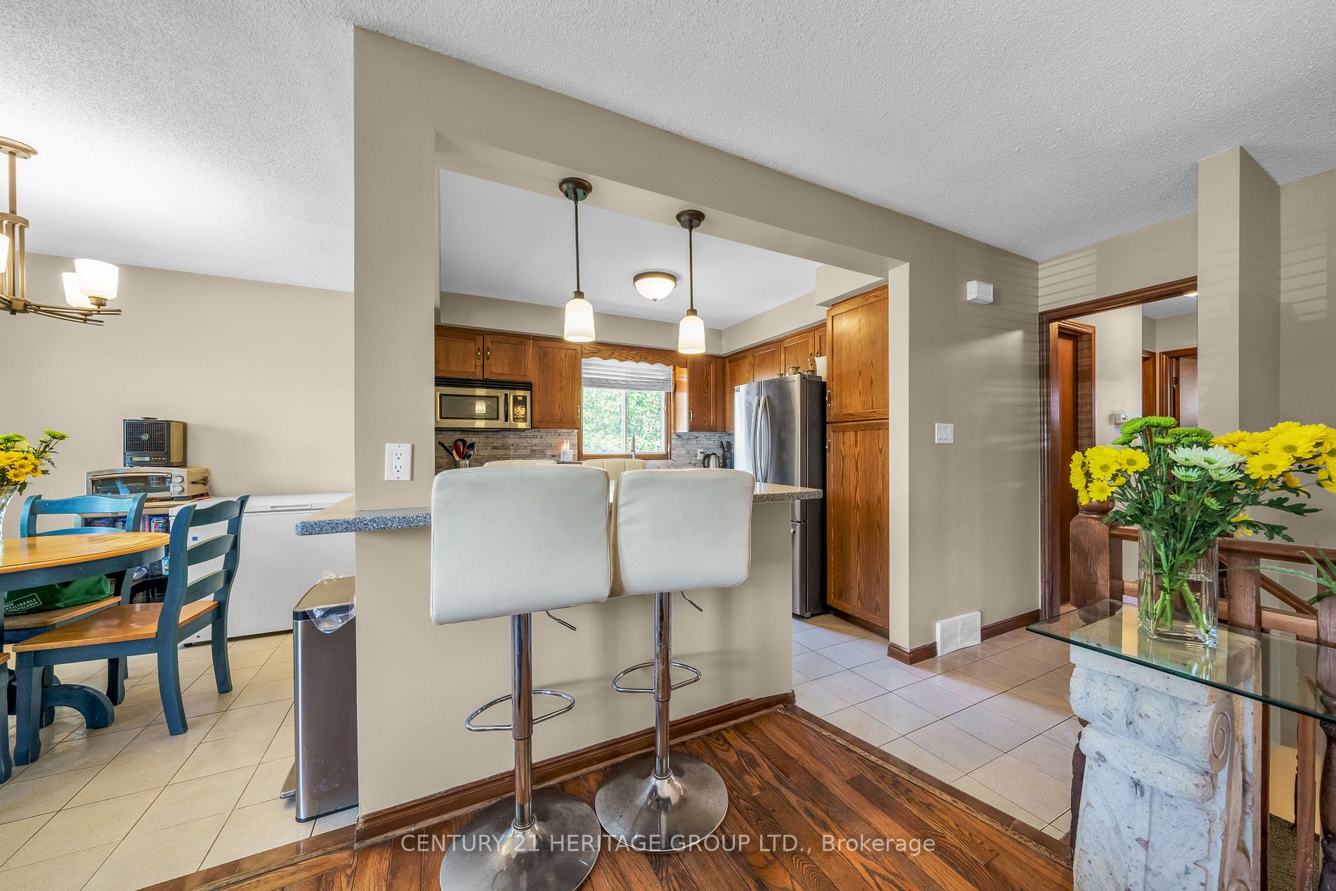 3929 Vineyard Crescent