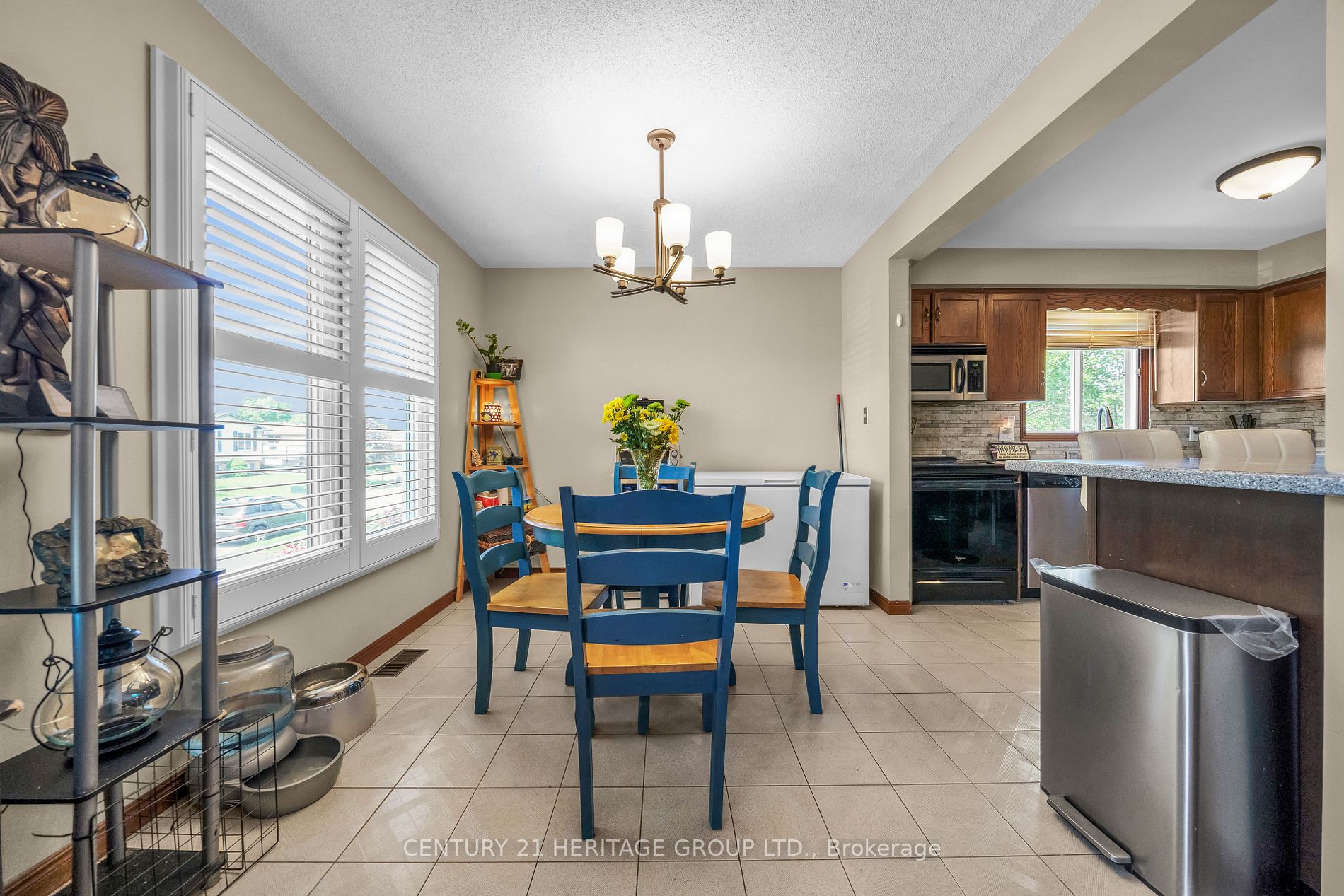 3929 Vineyard Crescent