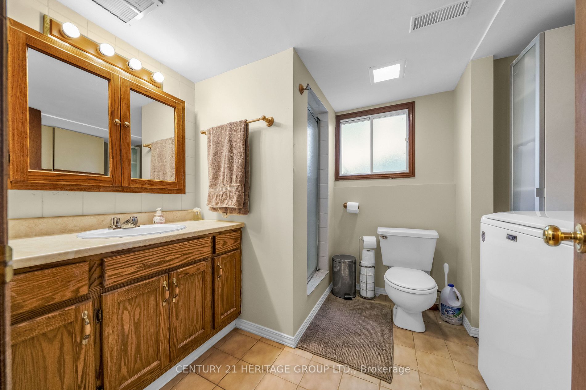 3929 Vineyard Crescent
