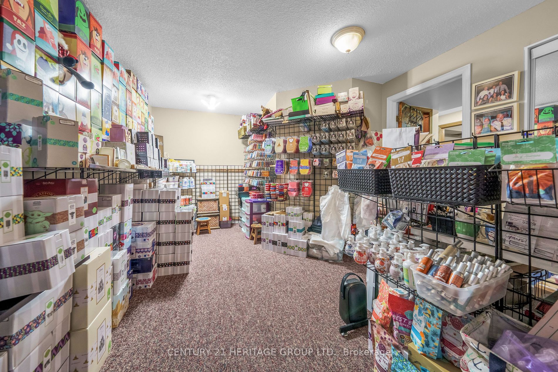 3929 Vineyard Crescent