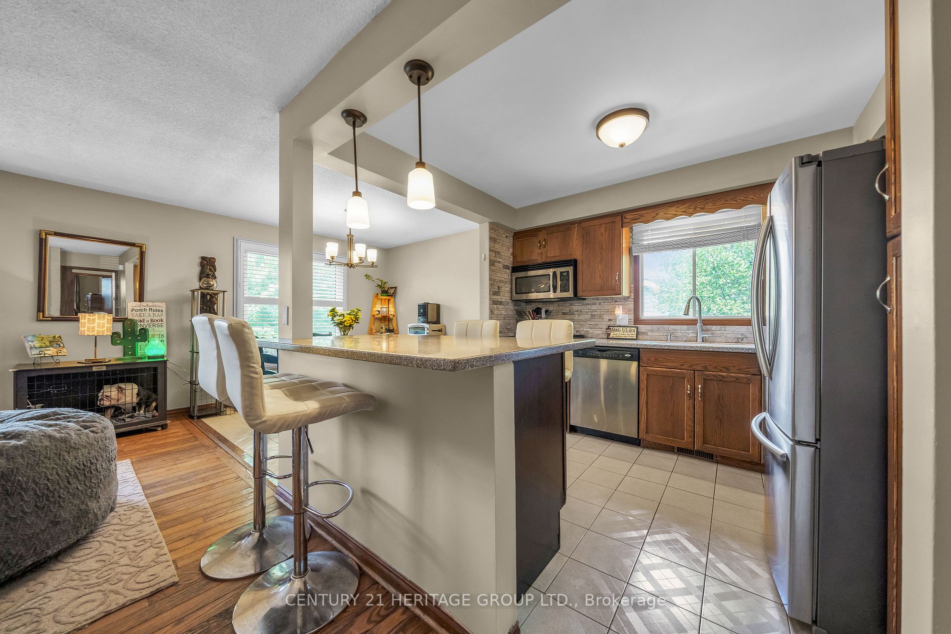 3929 Vineyard Crescent