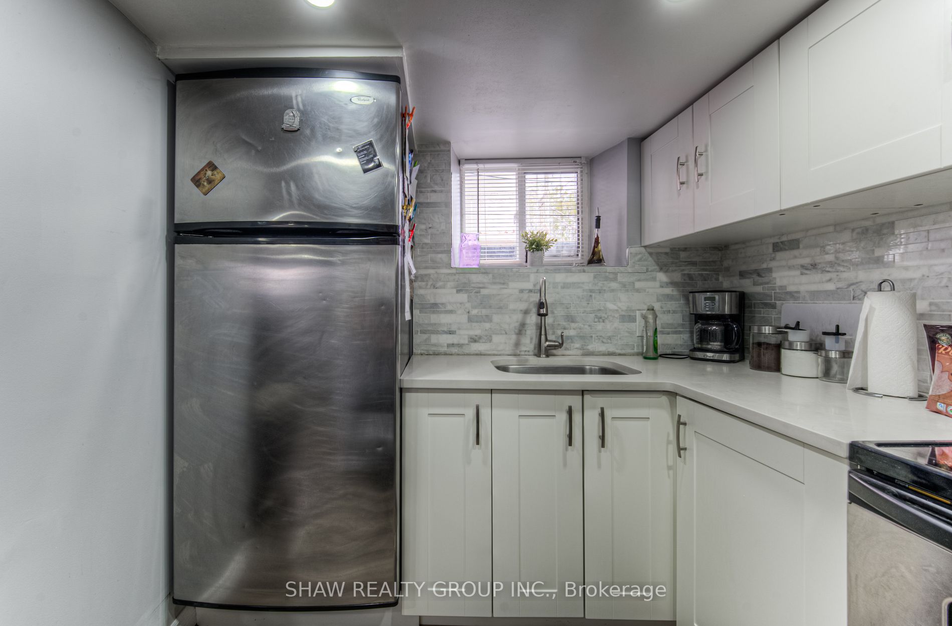 306 Dundas Street North St N
