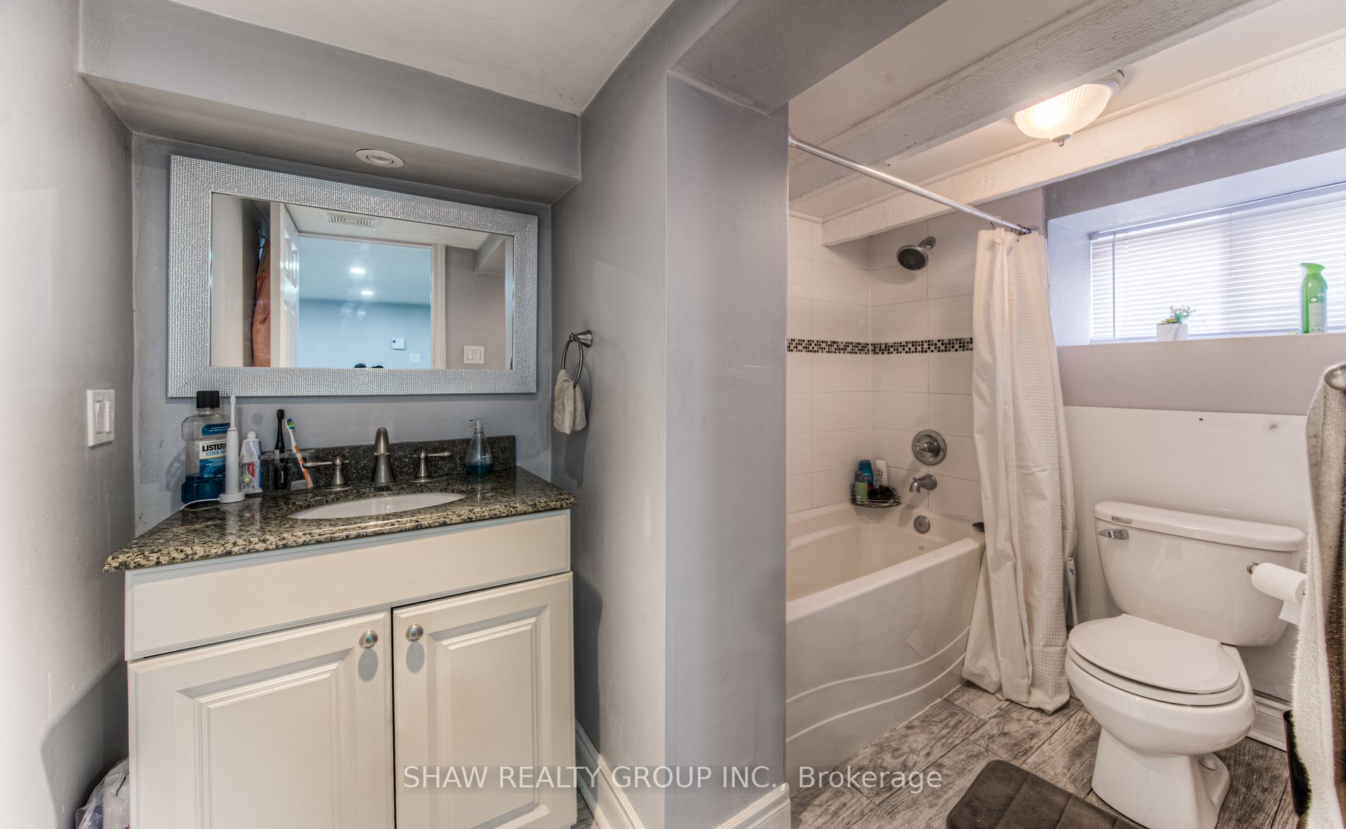 306 Dundas Street North St N