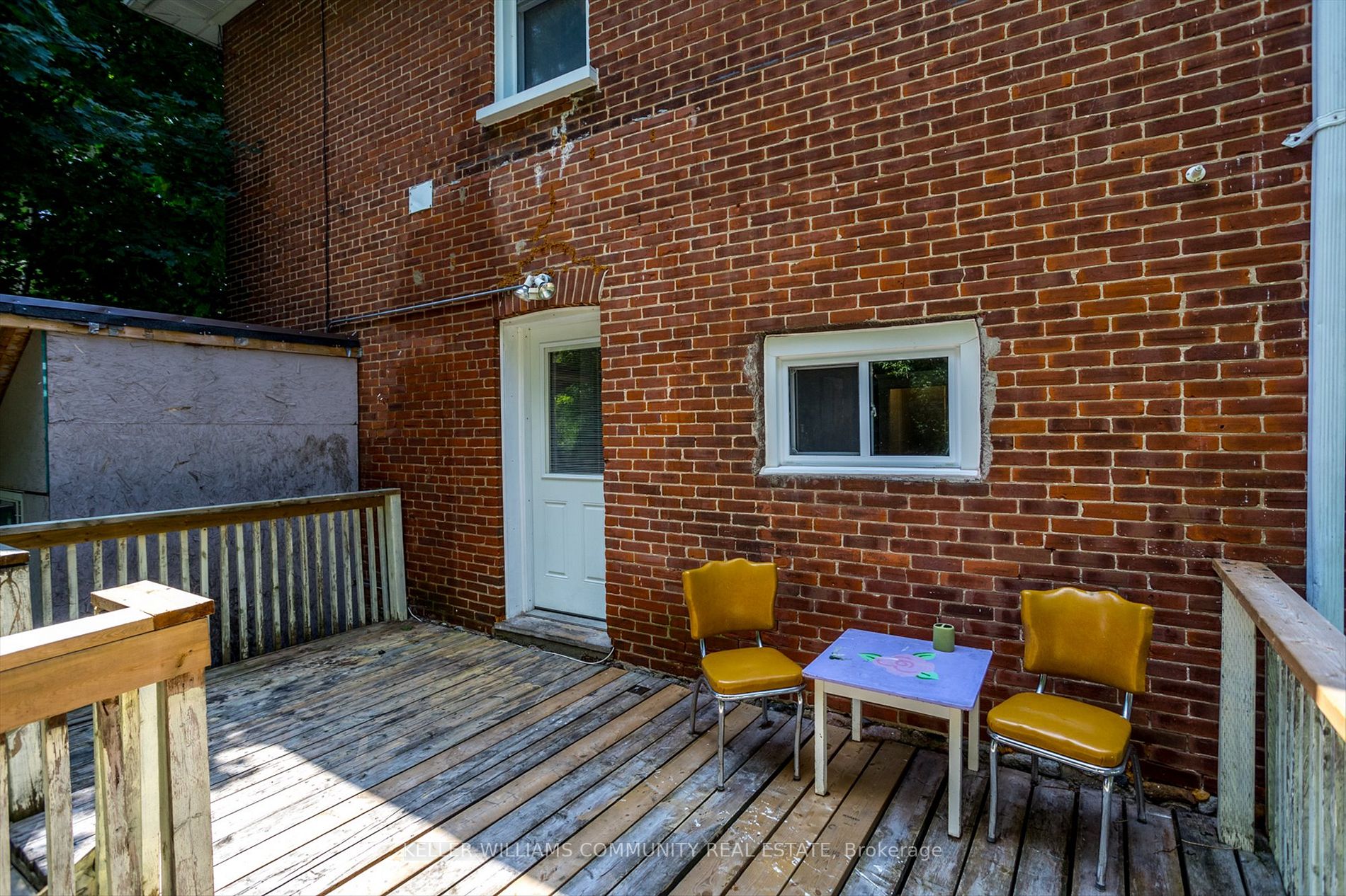 24 Aylmer St S