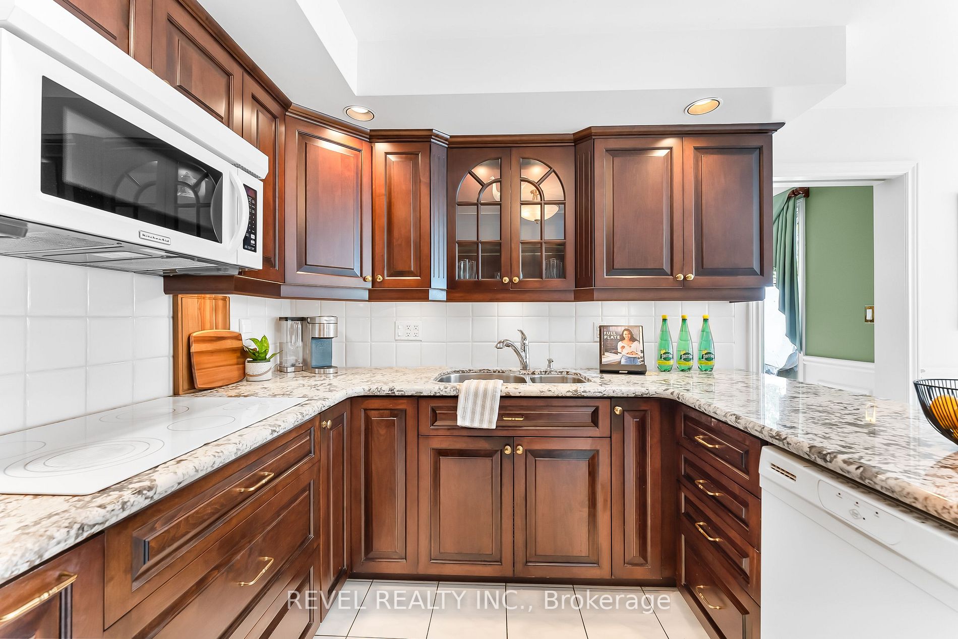 3646 Cardinal Dr