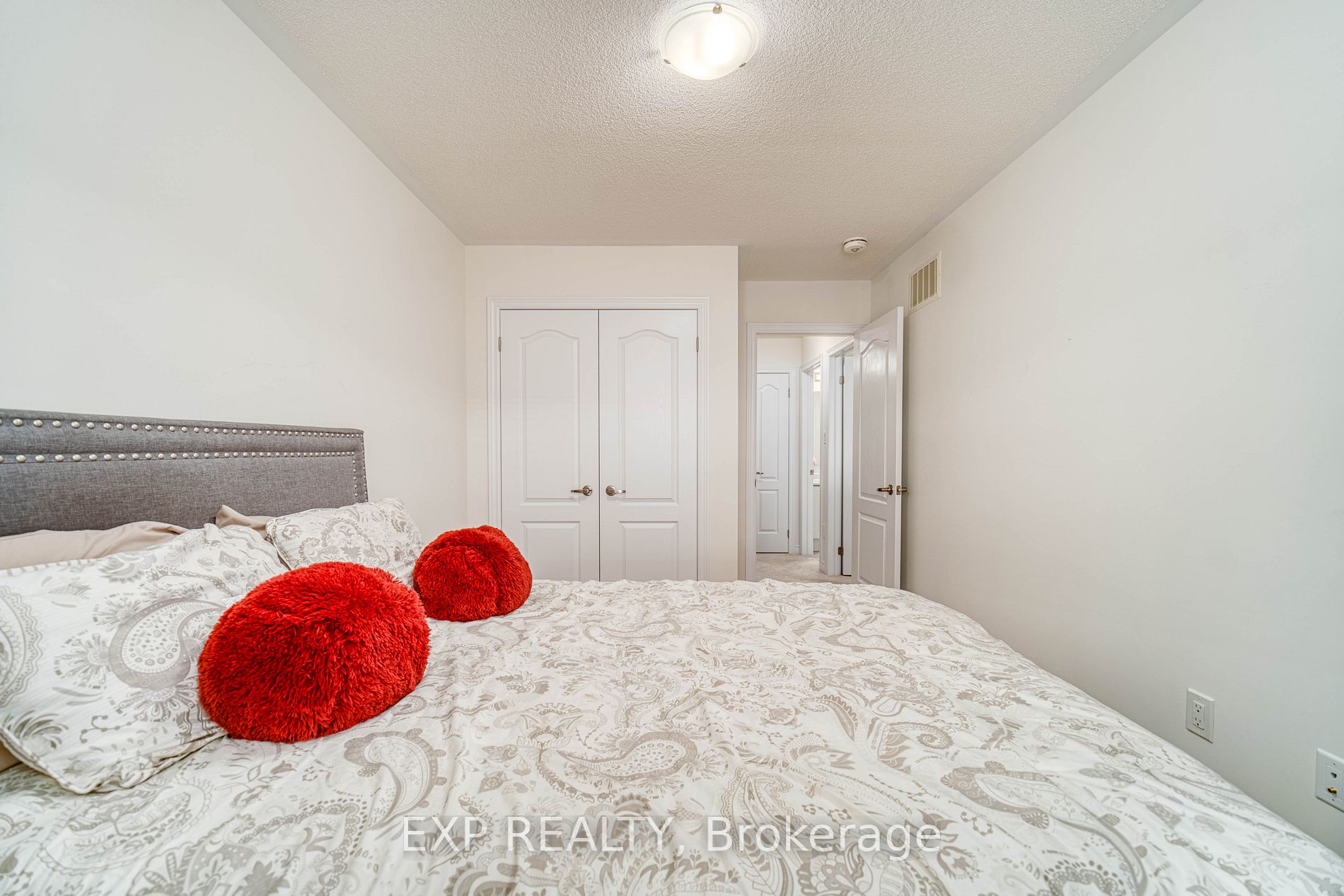 137 Clark St
