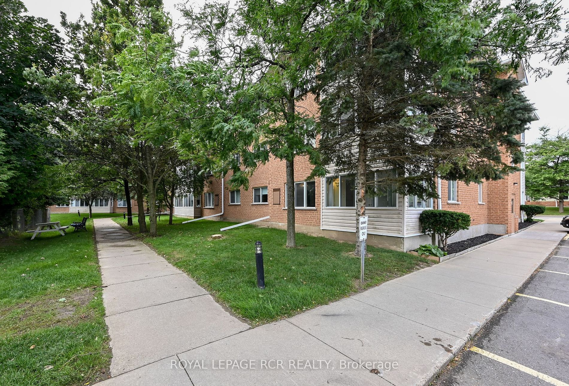 250 Robert St, #100