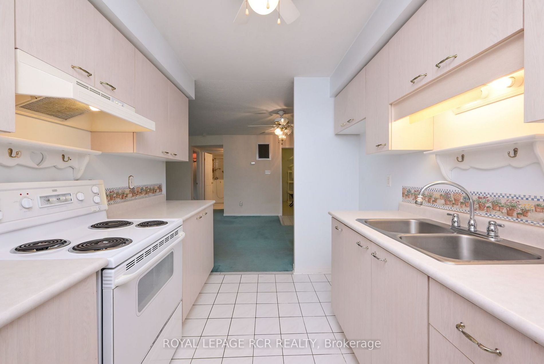 250 Robert St, #100