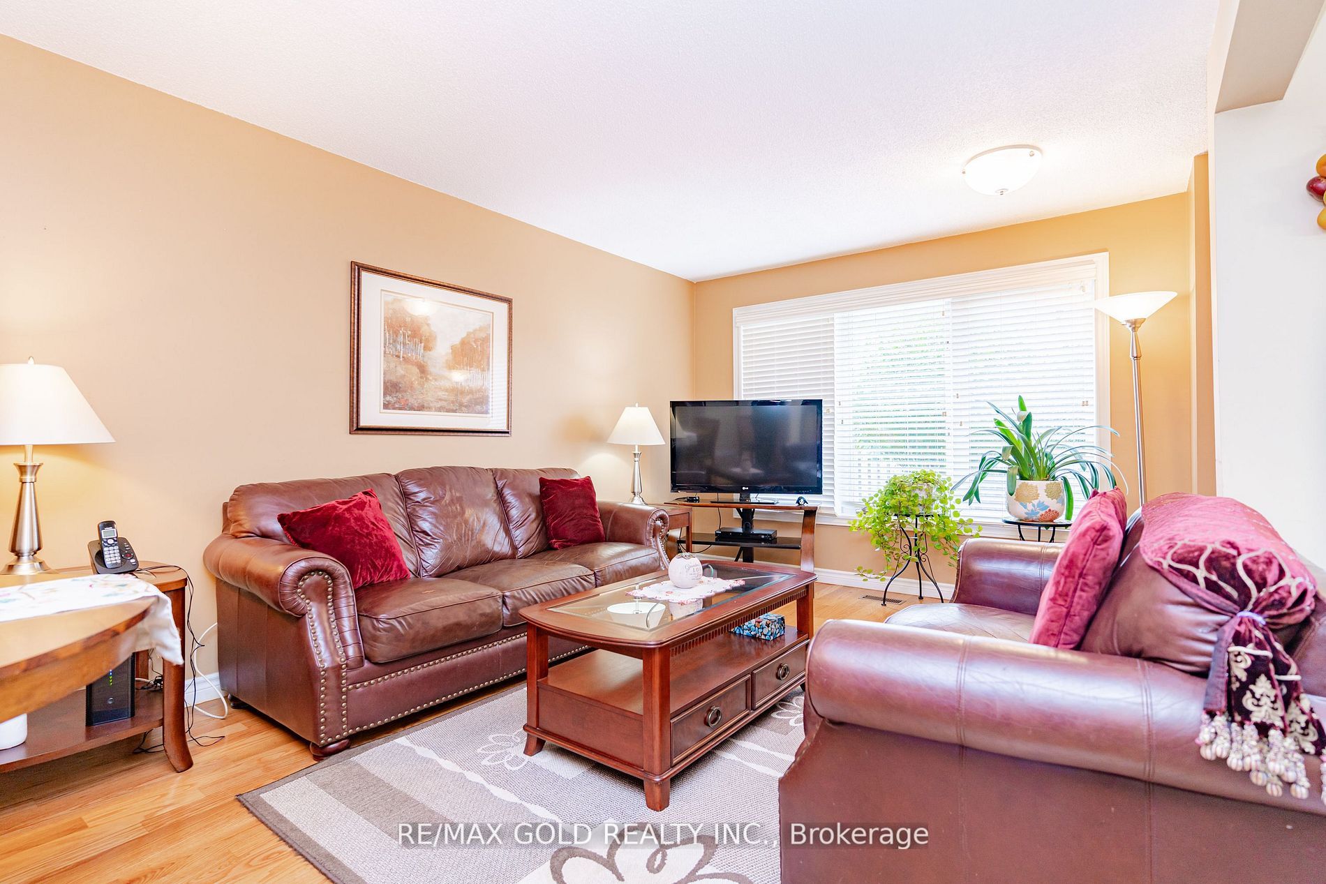 9 Tomahawk Dr